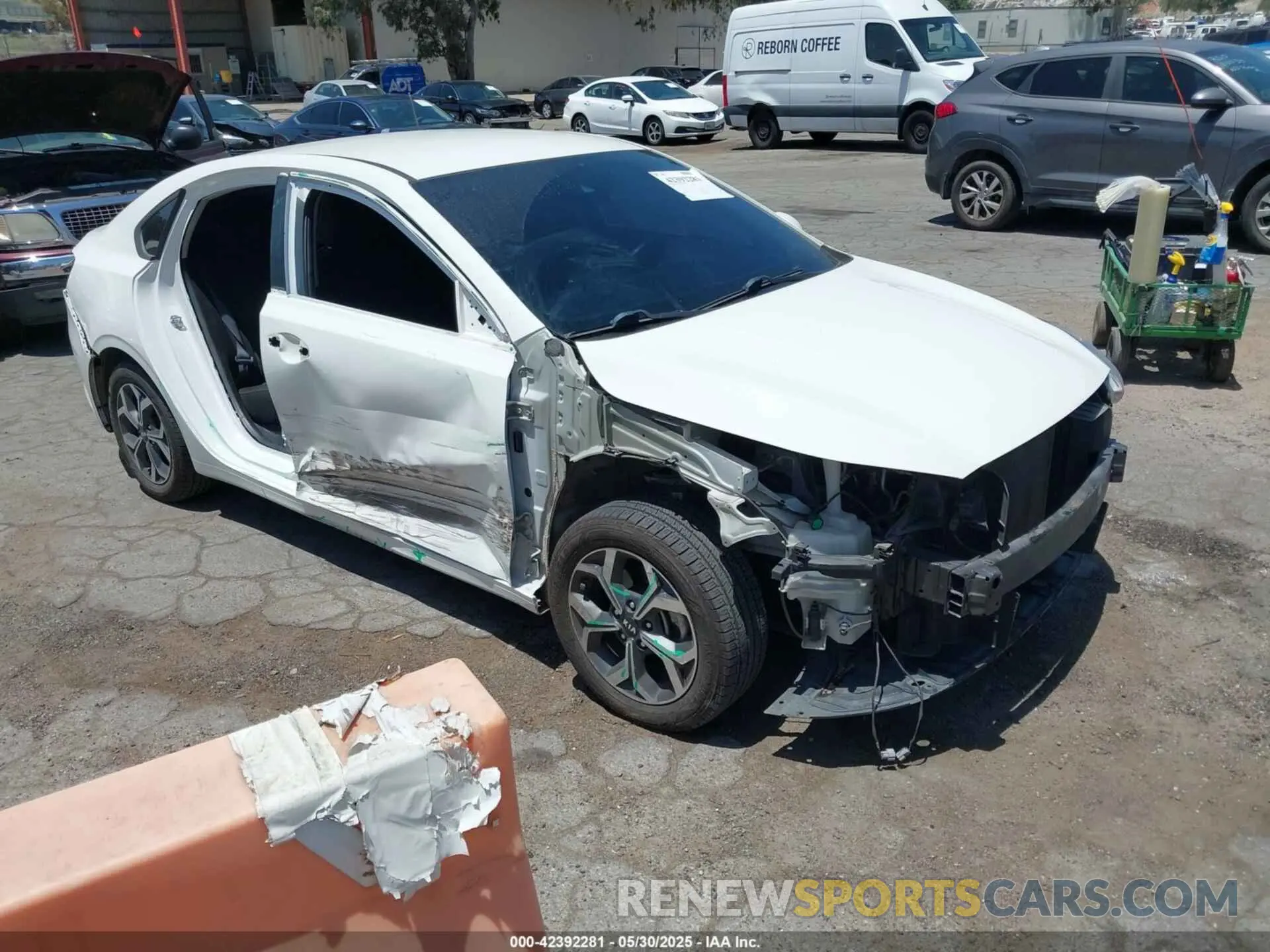 1 Photograph of a damaged car 3KPF24AD5LE239634 KIA FORTE 2020