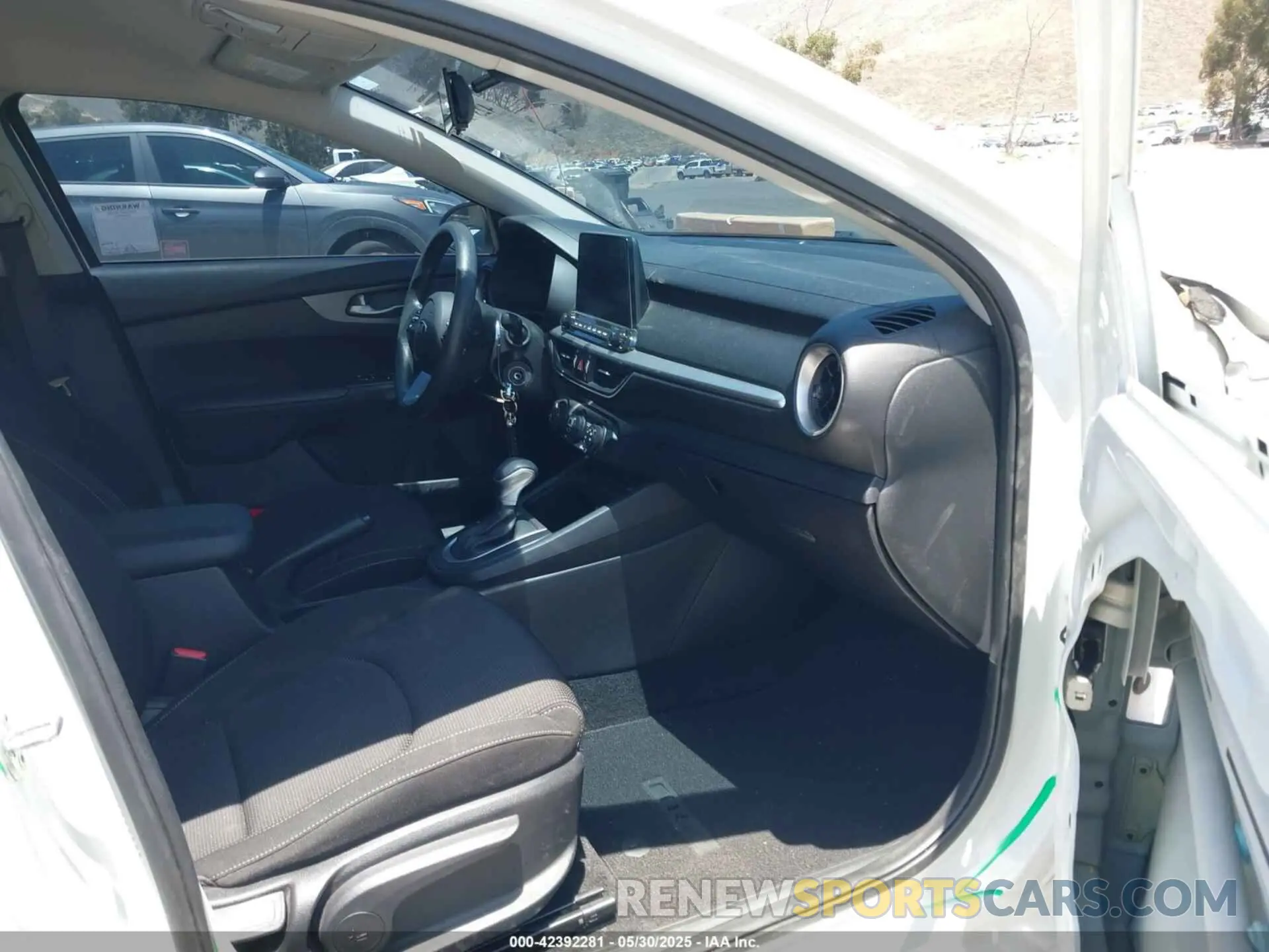 5 Photograph of a damaged car 3KPF24AD5LE239634 KIA FORTE 2020
