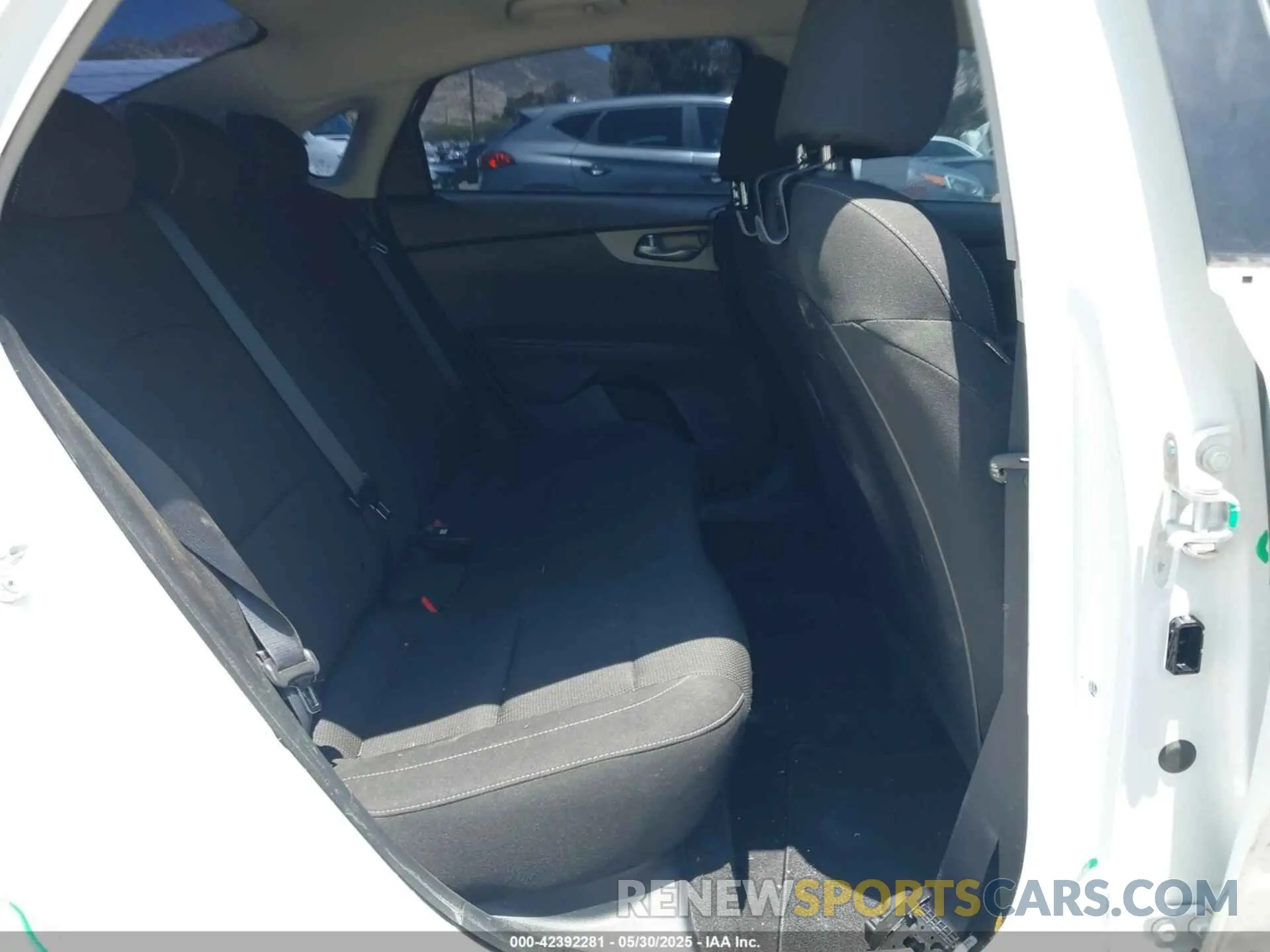 8 Photograph of a damaged car 3KPF24AD5LE239634 KIA FORTE 2020