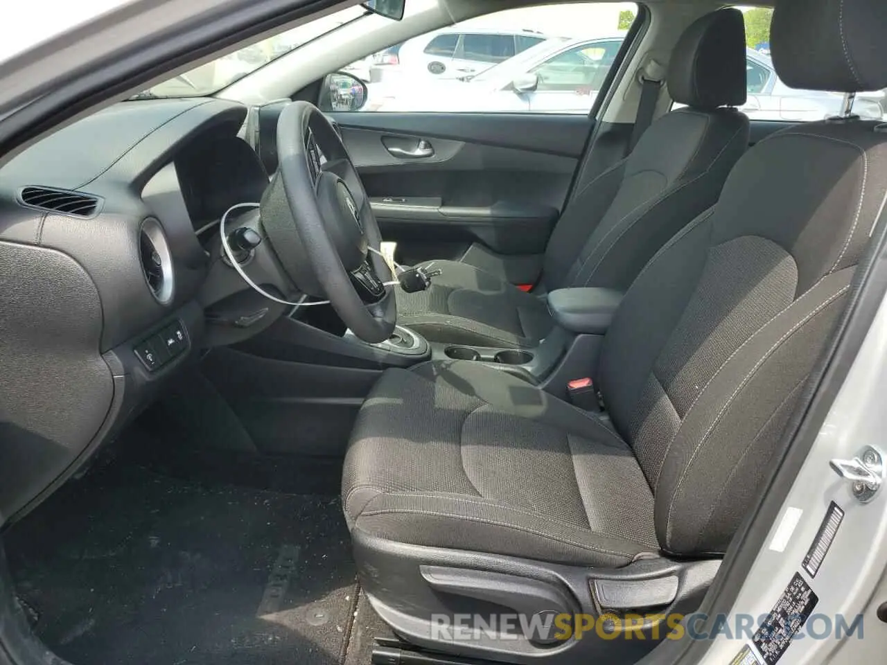 7 Photograph of a damaged car 3KPF24AD5LE240217 KIA FORTE 2020