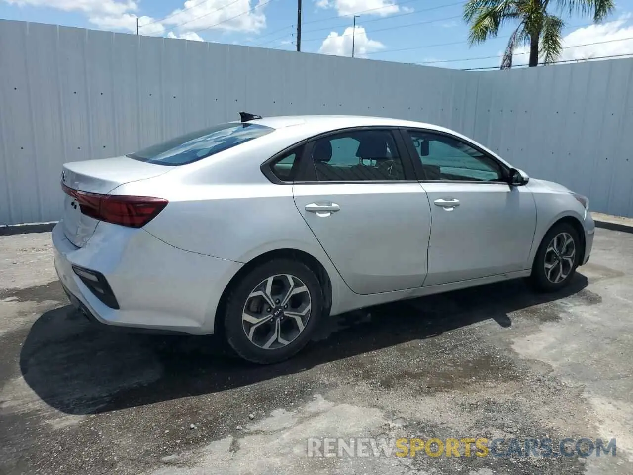 3 Photograph of a damaged car 3KPF24AD5LE246387 KIA FORTE 2020