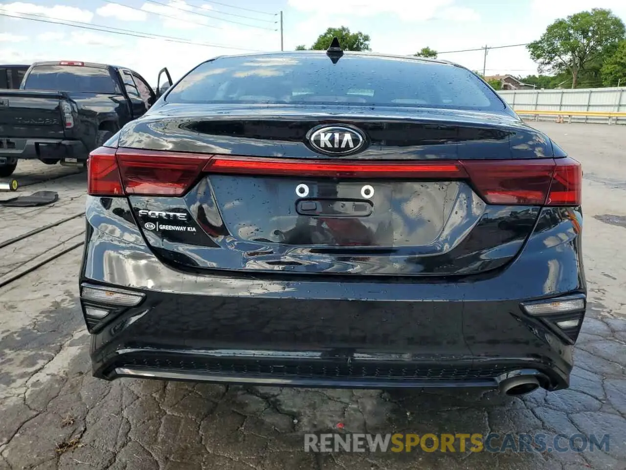 6 Photograph of a damaged car 3KPF24AD5LE247250 KIA FORTE 2020