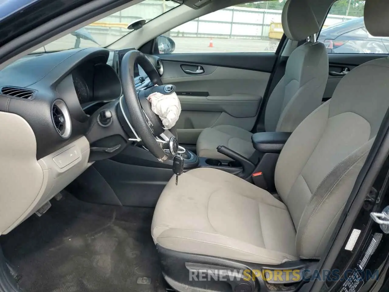 7 Photograph of a damaged car 3KPF24AD5LE247250 KIA FORTE 2020