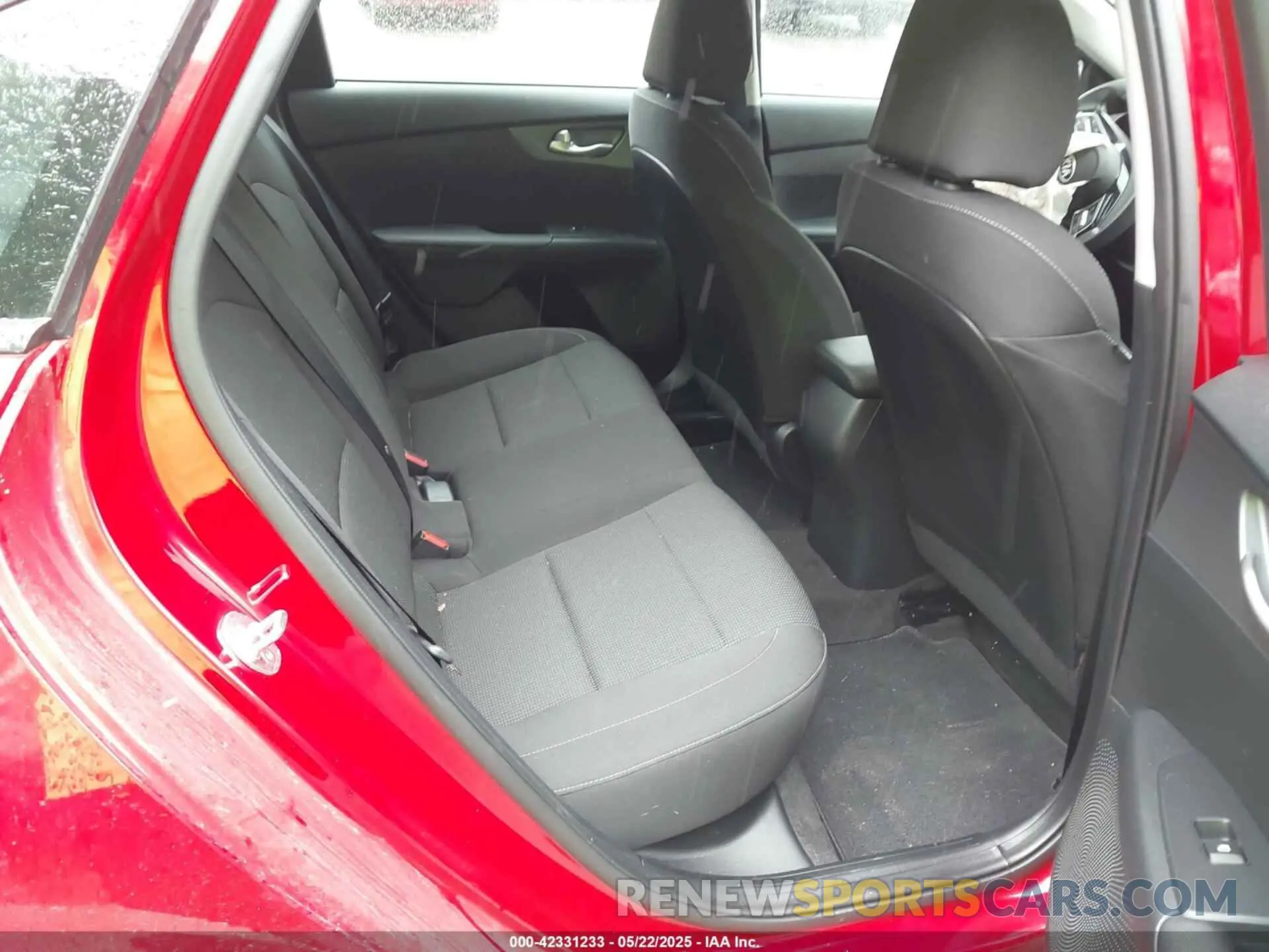 8 Photograph of a damaged car 3KPF24AD5LE255316 KIA FORTE 2020