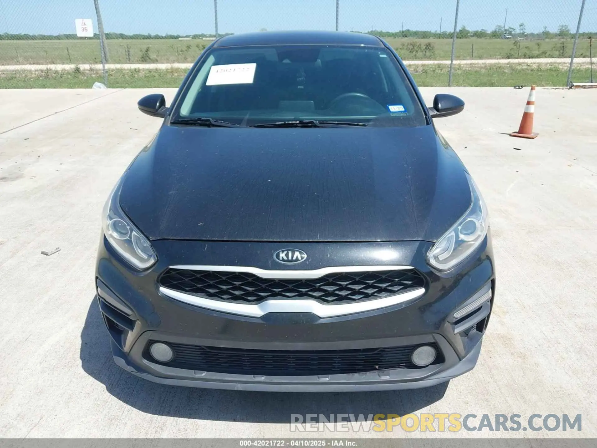 12 Photograph of a damaged car 3KPF24AD5LE258006 KIA FORTE 2020