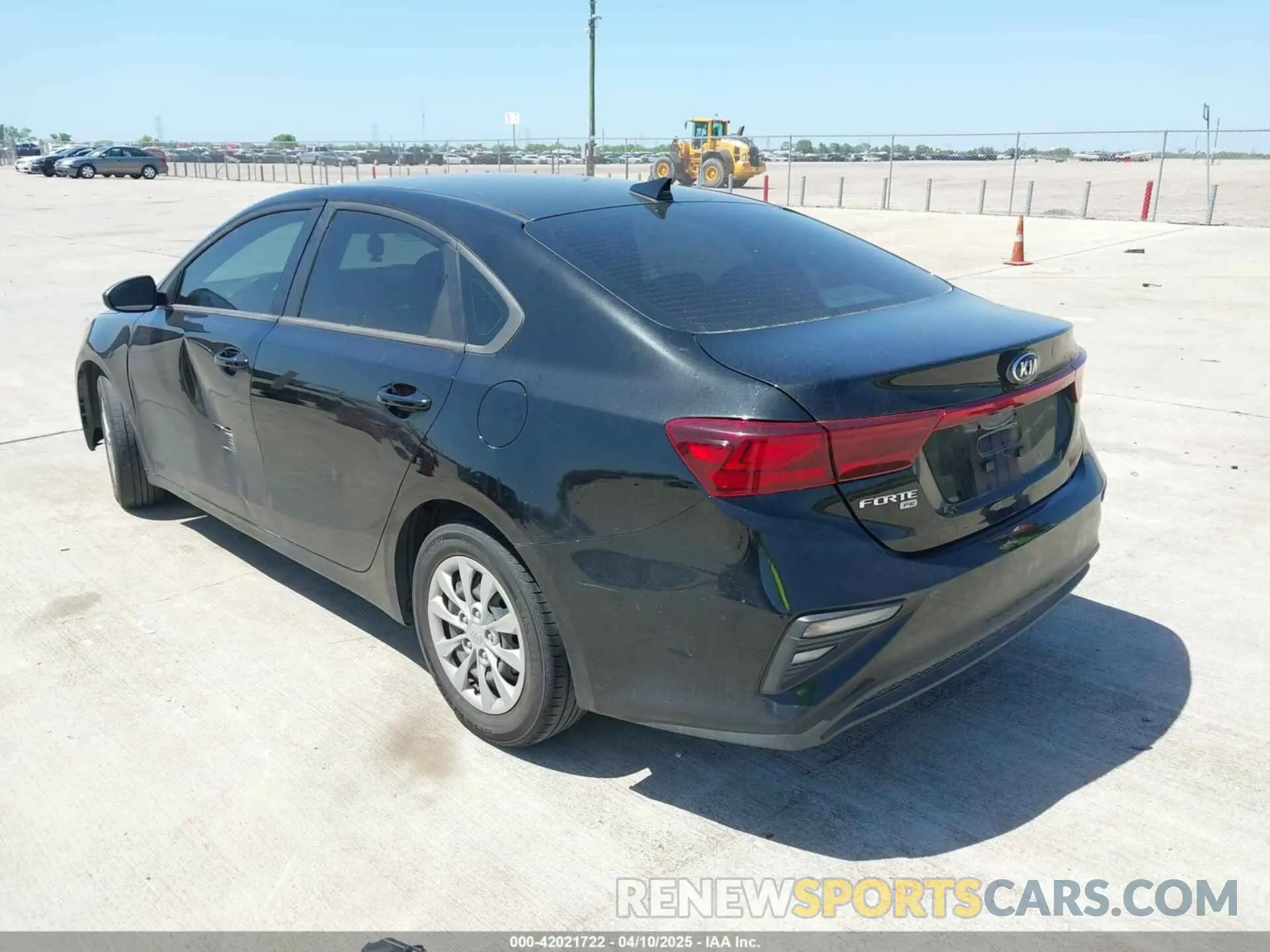 3 Photograph of a damaged car 3KPF24AD5LE258006 KIA FORTE 2020