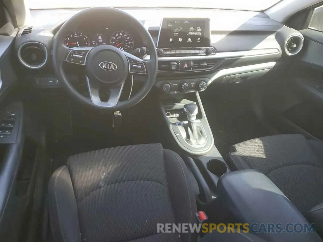 8 Photograph of a damaged car 3KPF24AD5LE260581 KIA FORTE 2020