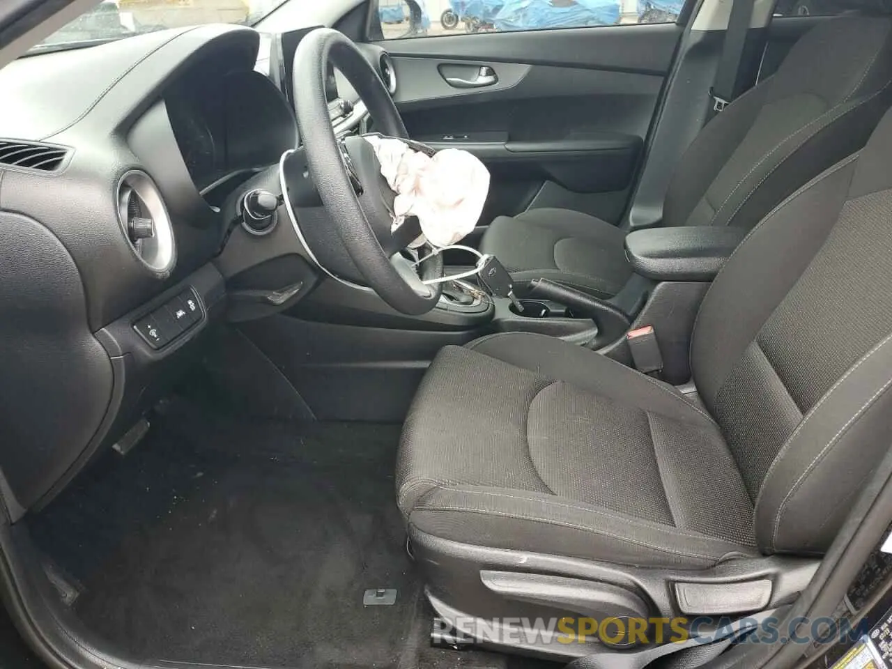 7 Photograph of a damaged car 3KPF24AD6LE150798 KIA FORTE 2020