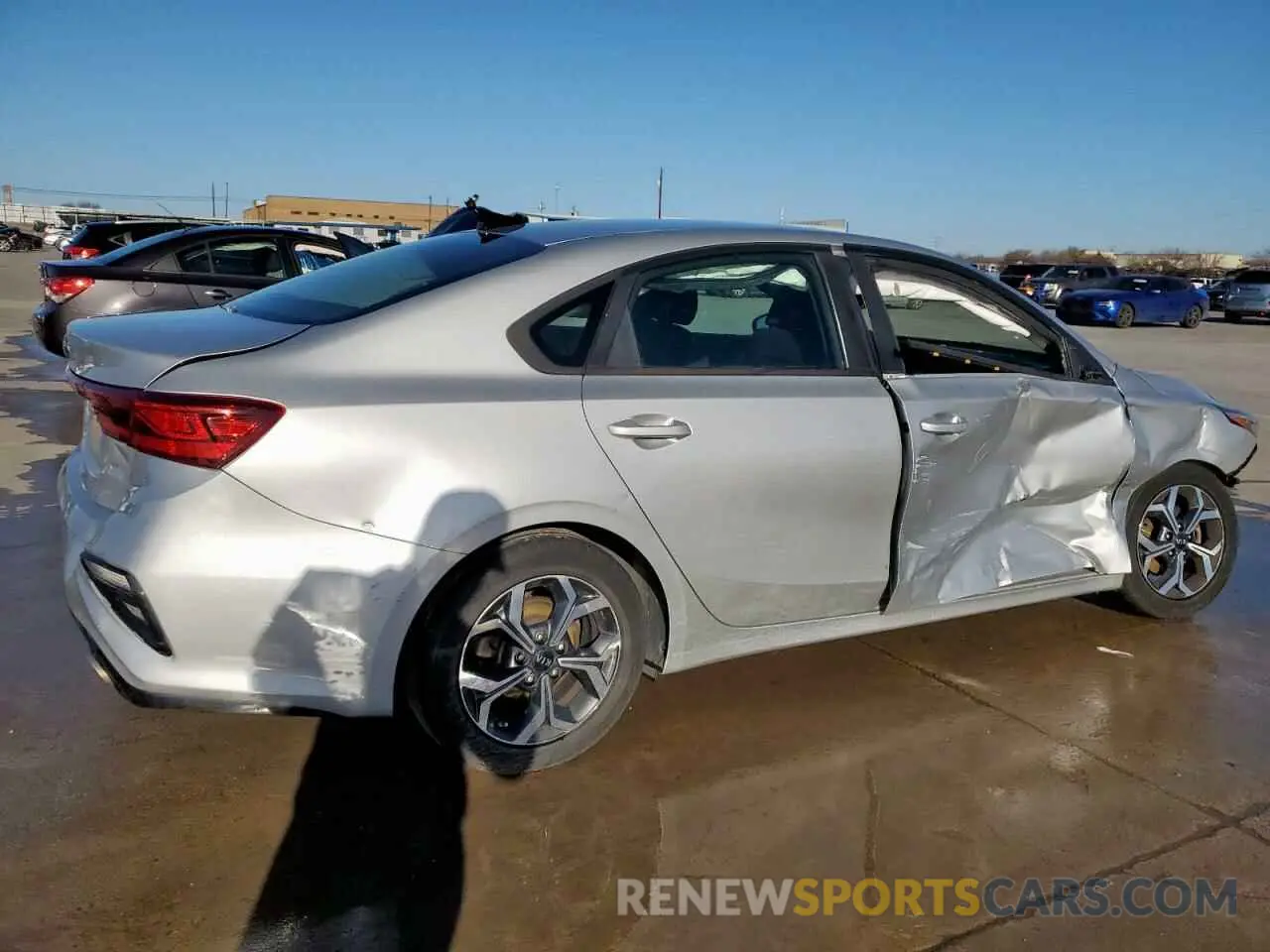 3 Photograph of a damaged car 3KPF24AD6LE150882 KIA FORTE 2020