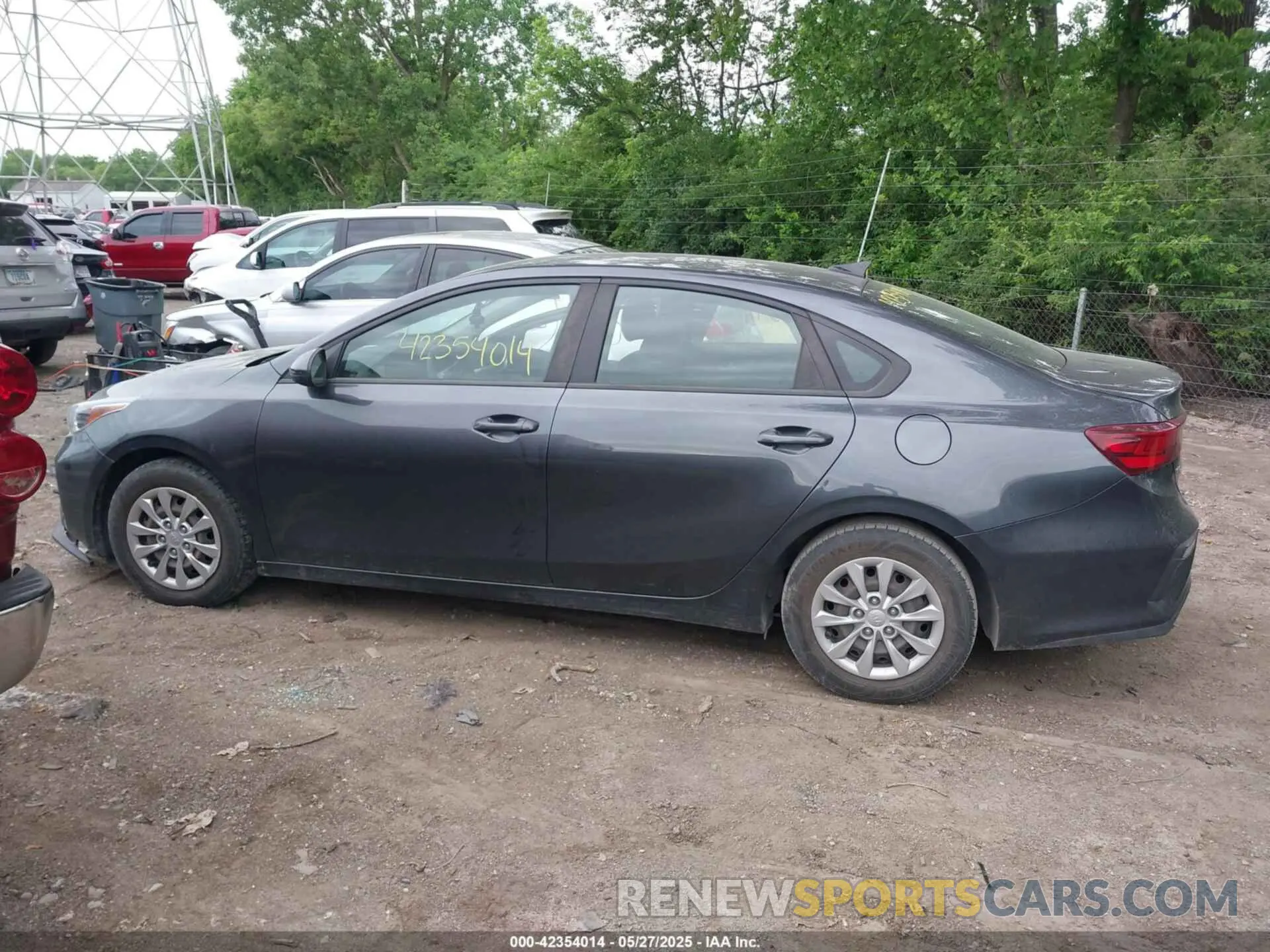 14 Photograph of a damaged car 3KPF24AD6LE160232 KIA FORTE 2020