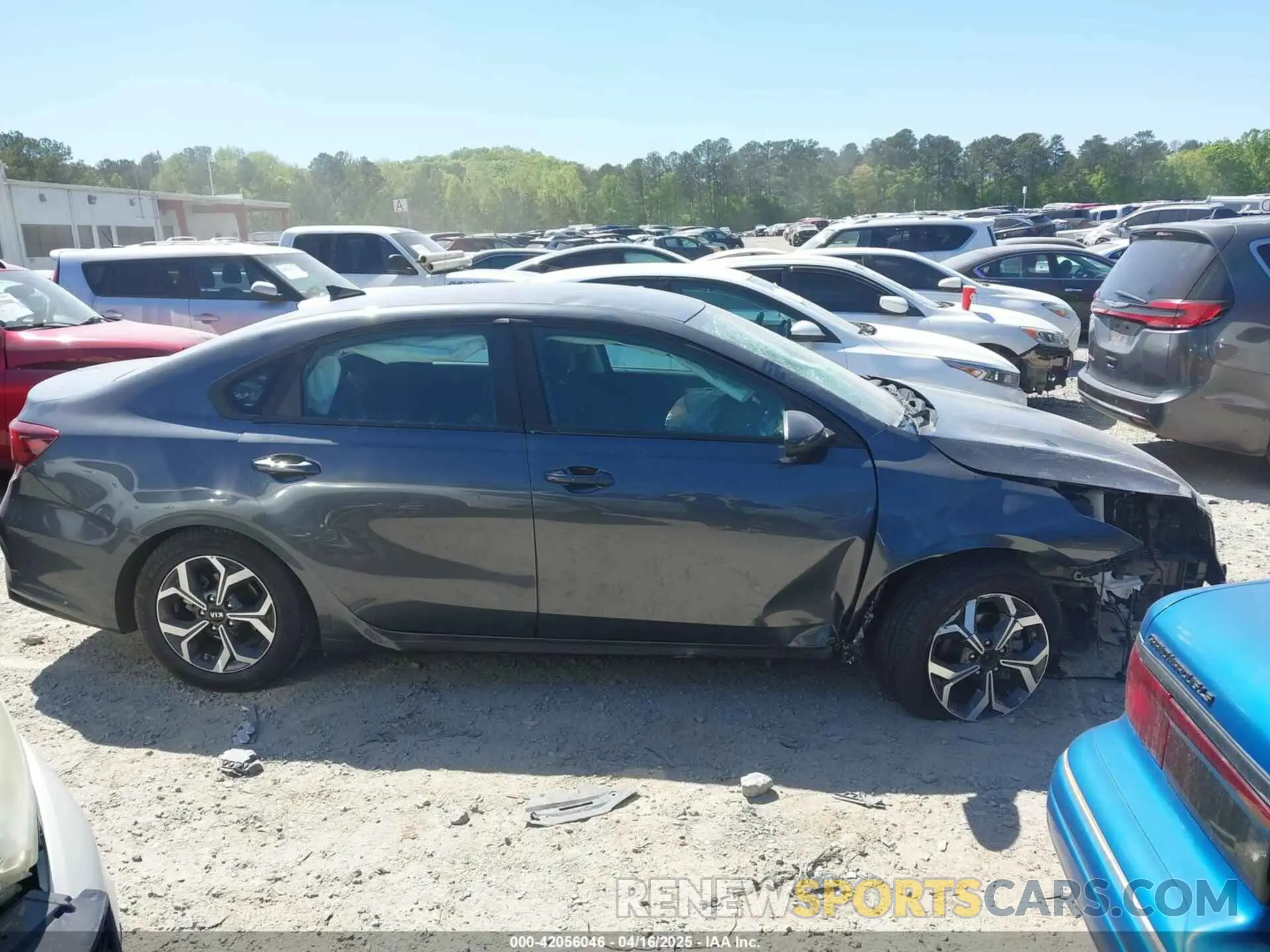 13 Photograph of a damaged car 3KPF24AD6LE167567 KIA FORTE 2020
