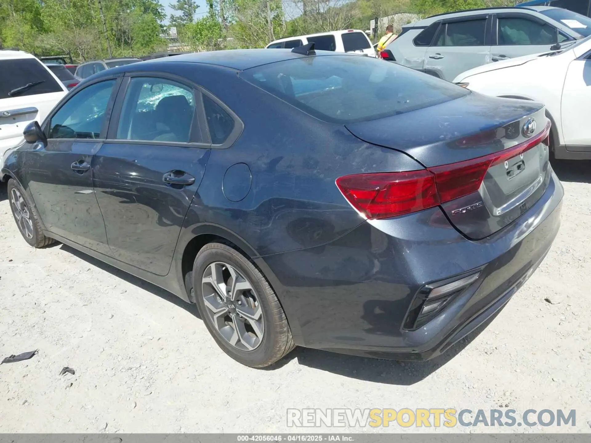 3 Photograph of a damaged car 3KPF24AD6LE167567 KIA FORTE 2020