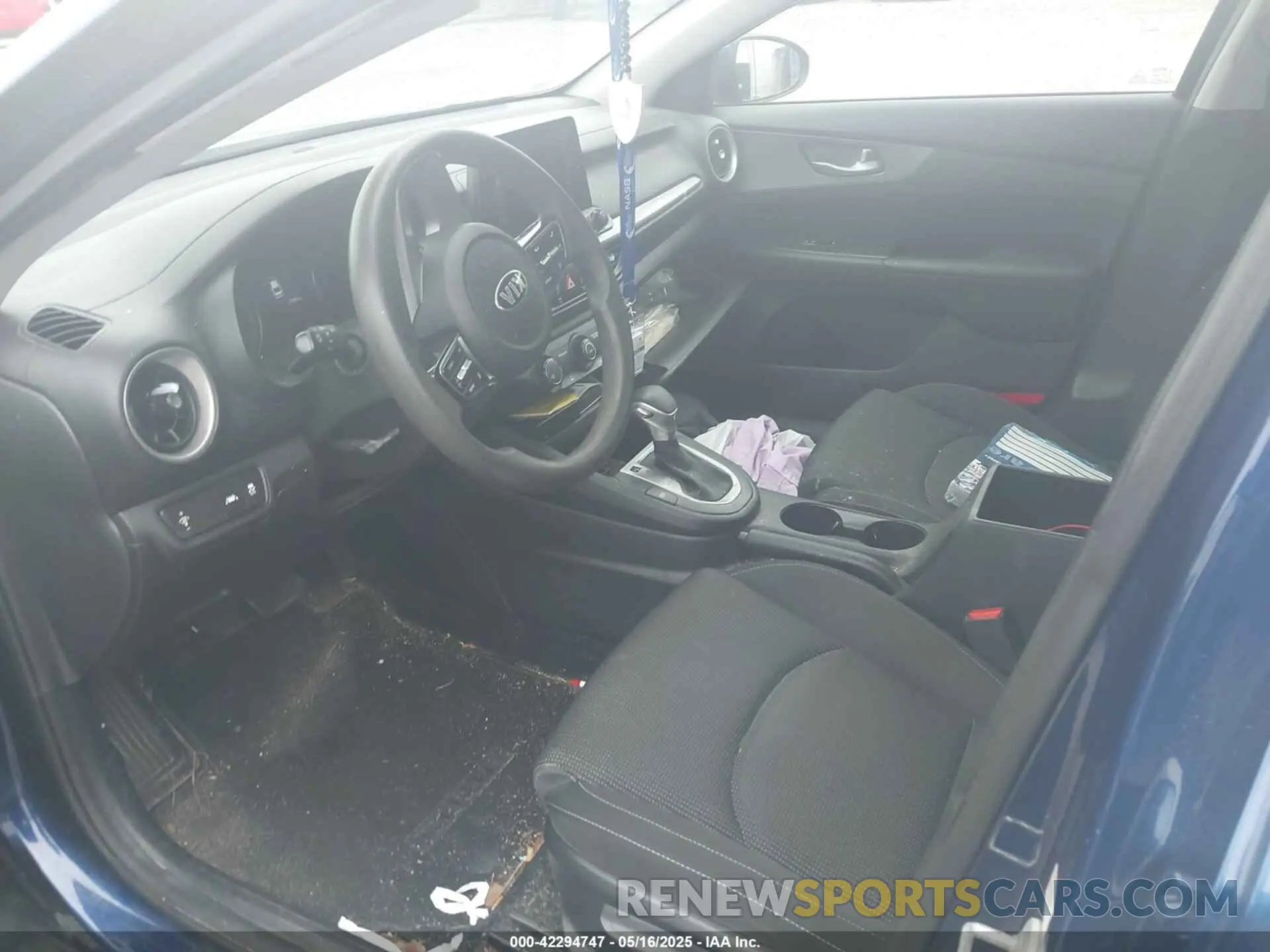5 Photograph of a damaged car 3KPF24AD6LE170744 KIA FORTE 2020