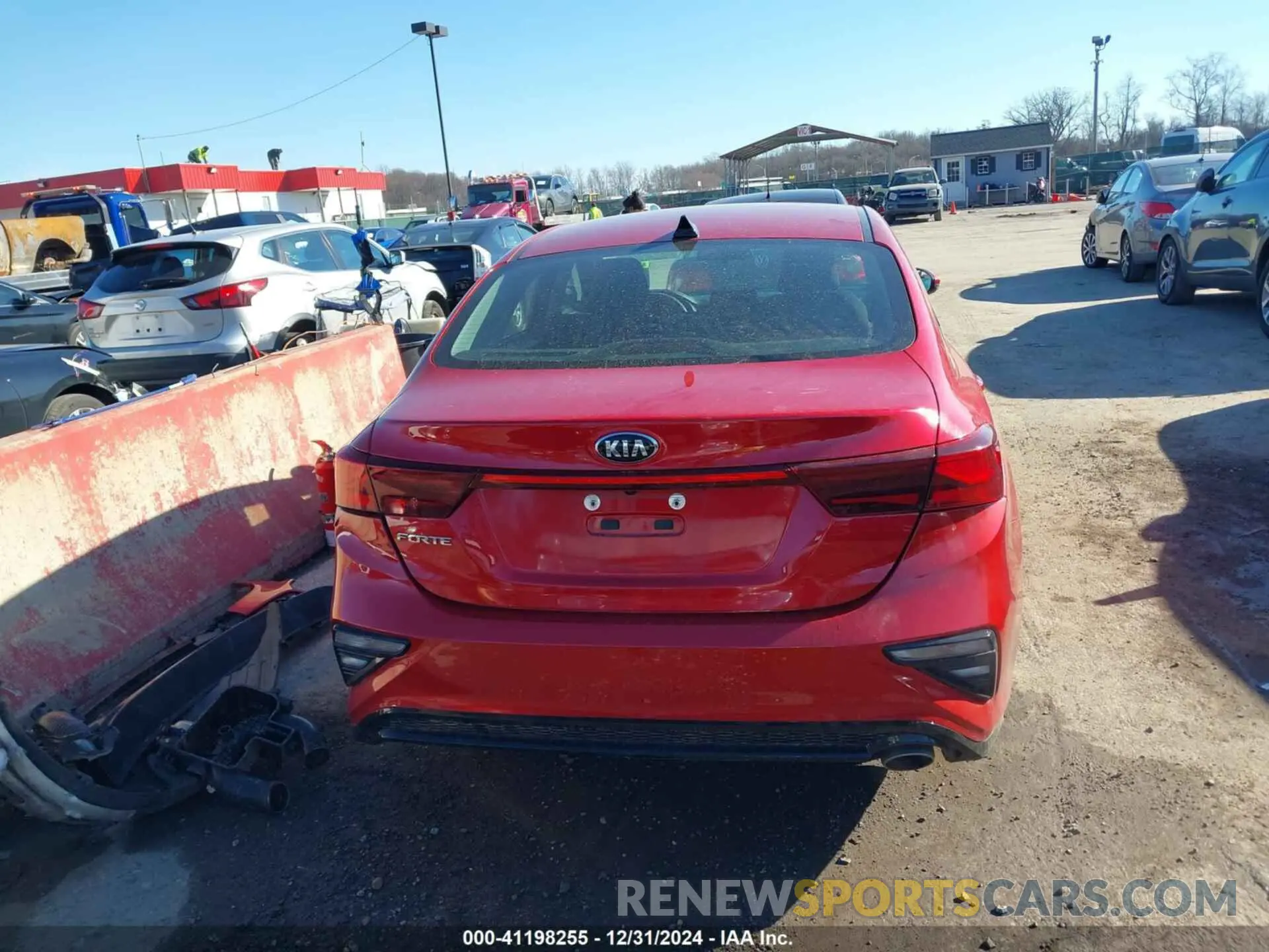 17 Photograph of a damaged car 3KPF24AD6LE195577 KIA FORTE 2020