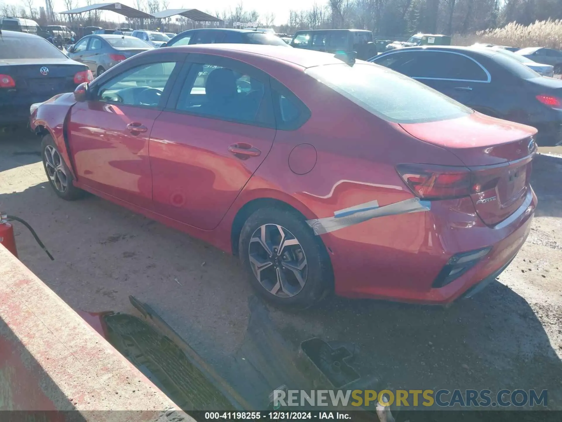3 Photograph of a damaged car 3KPF24AD6LE195577 KIA FORTE 2020