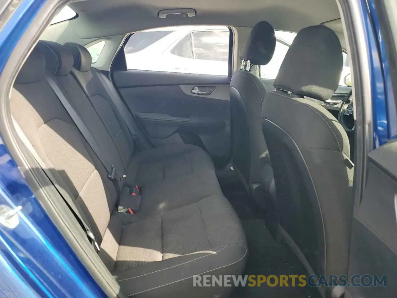 11 Photograph of a damaged car 3KPF24AD6LE202799 KIA FORTE 2020