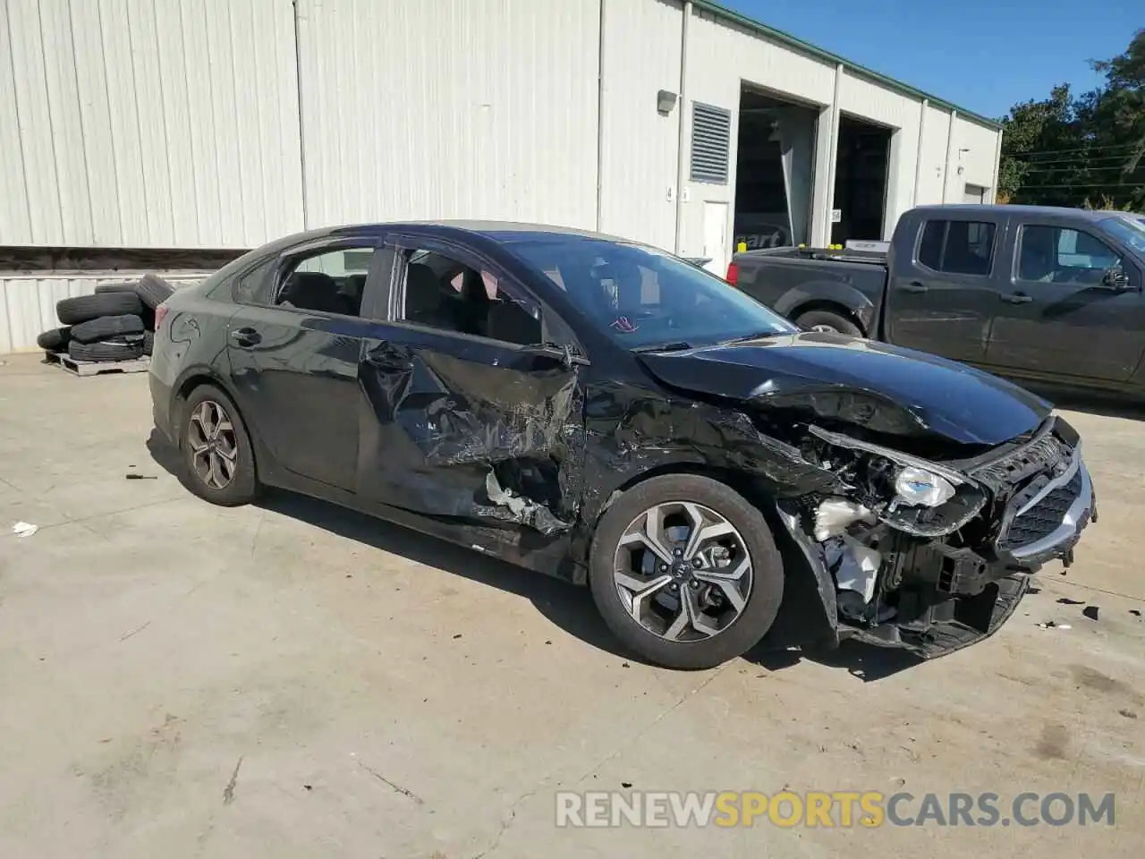 4 Photograph of a damaged car 3KPF24AD6LE202916 KIA FORTE 2020