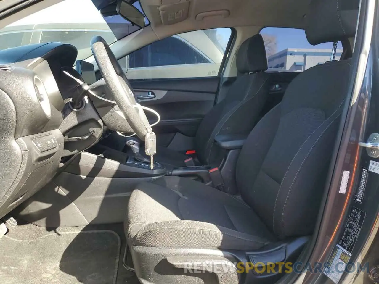 7 Photograph of a damaged car 3KPF24AD6LE208196 KIA FORTE 2020