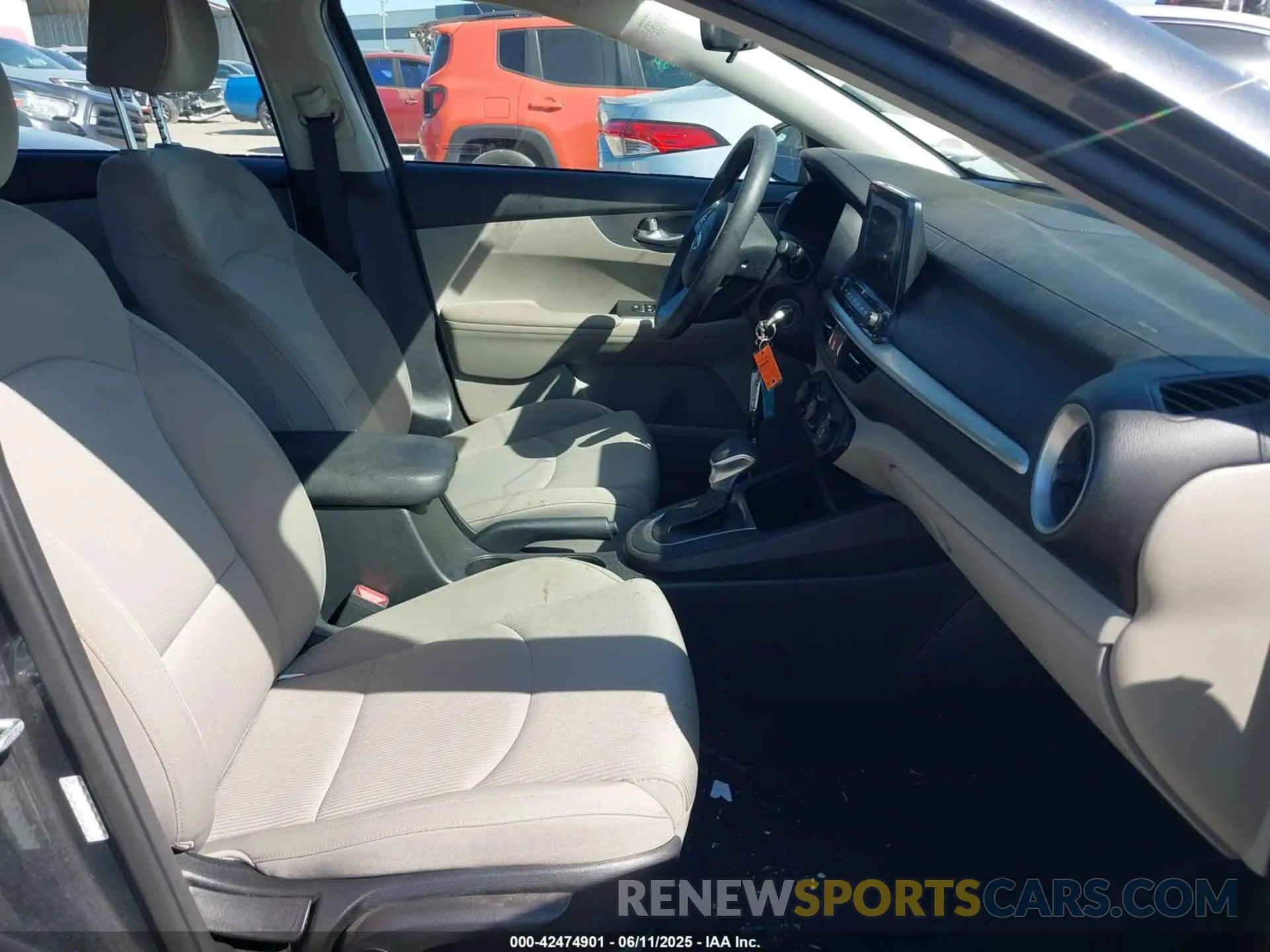 5 Photograph of a damaged car 3KPF24AD6LE210790 KIA FORTE 2020