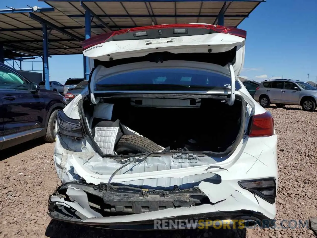 6 Photograph of a damaged car 3KPF24AD6LE222163 KIA FORTE 2020