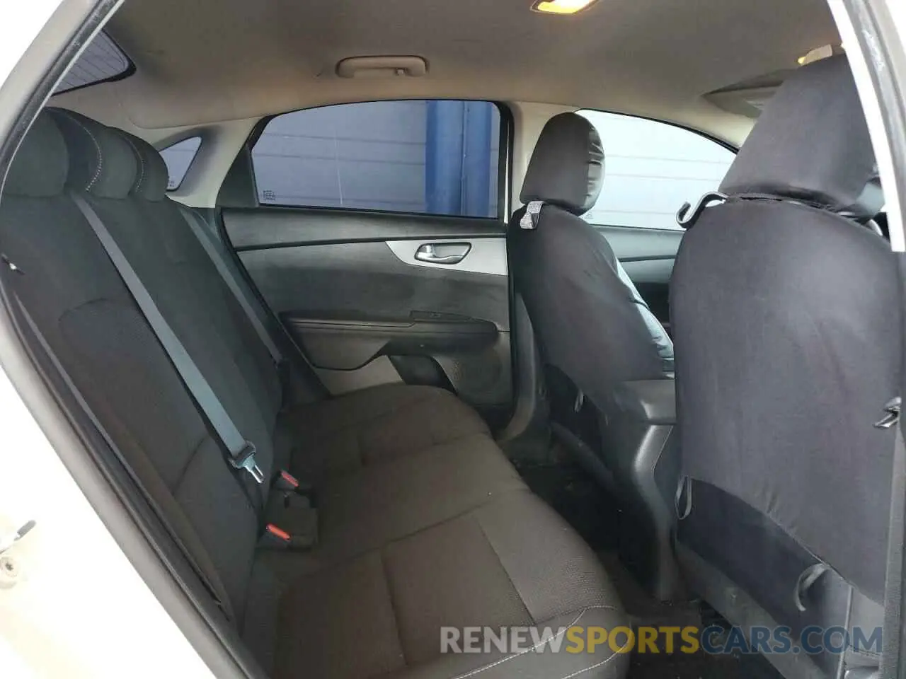 10 Photograph of a damaged car 3KPF24AD6LE236015 KIA FORTE 2020
