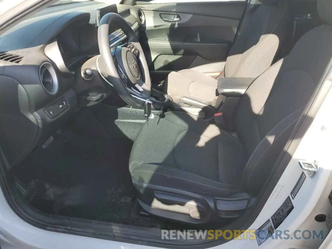7 Photograph of a damaged car 3KPF24AD6LE236015 KIA FORTE 2020