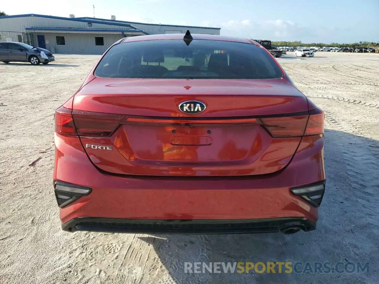 6 Photograph of a damaged car 3KPF24AD6LE236645 KIA FORTE 2020