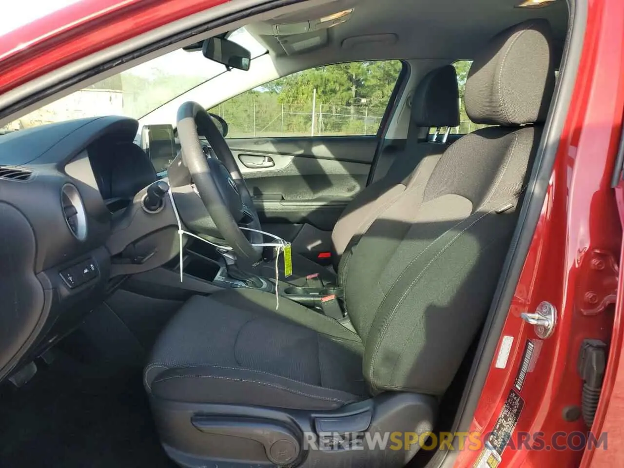 7 Photograph of a damaged car 3KPF24AD6LE236645 KIA FORTE 2020