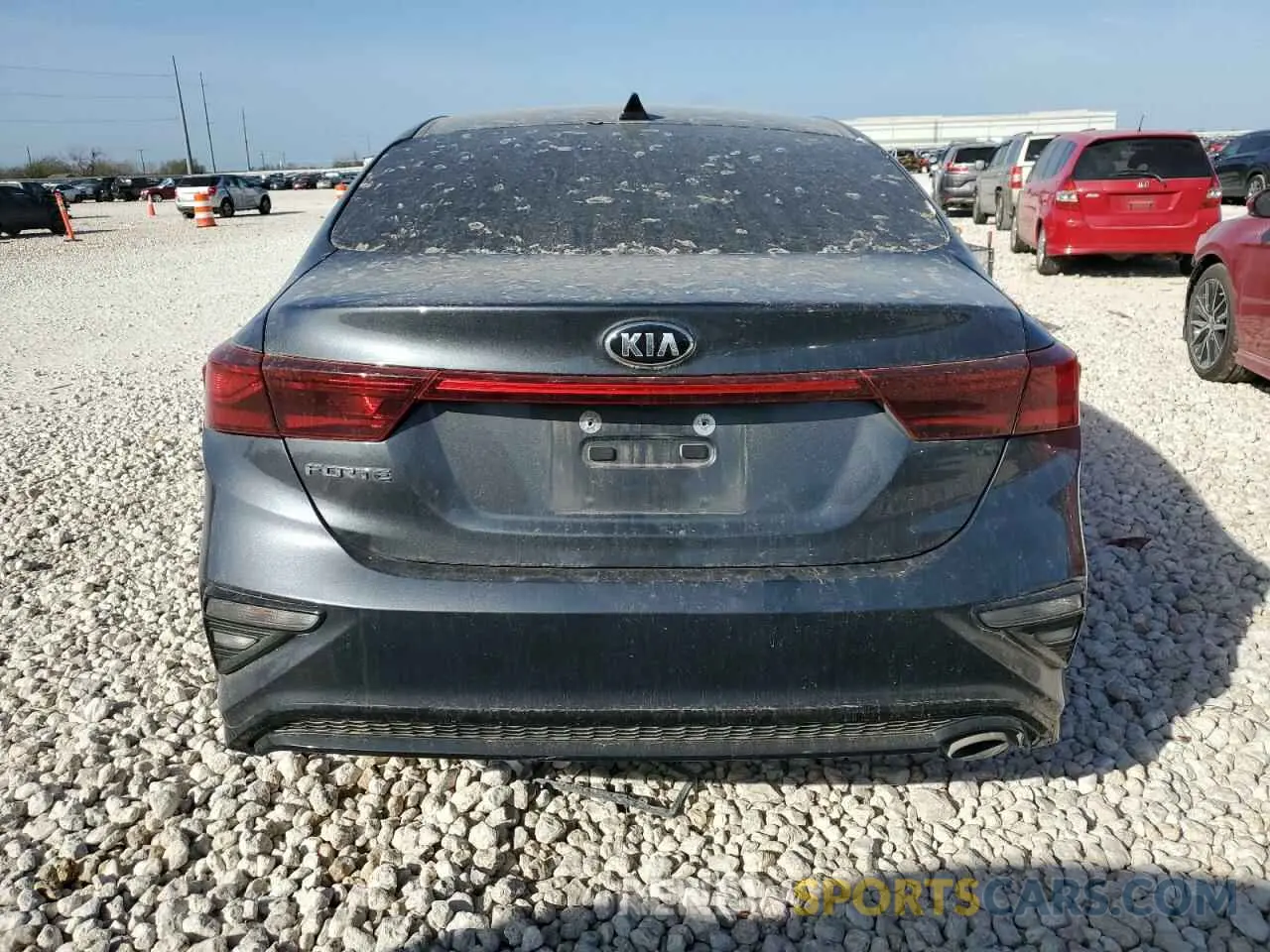 6 Photograph of a damaged car 3KPF24AD6LE239271 KIA FORTE 2020