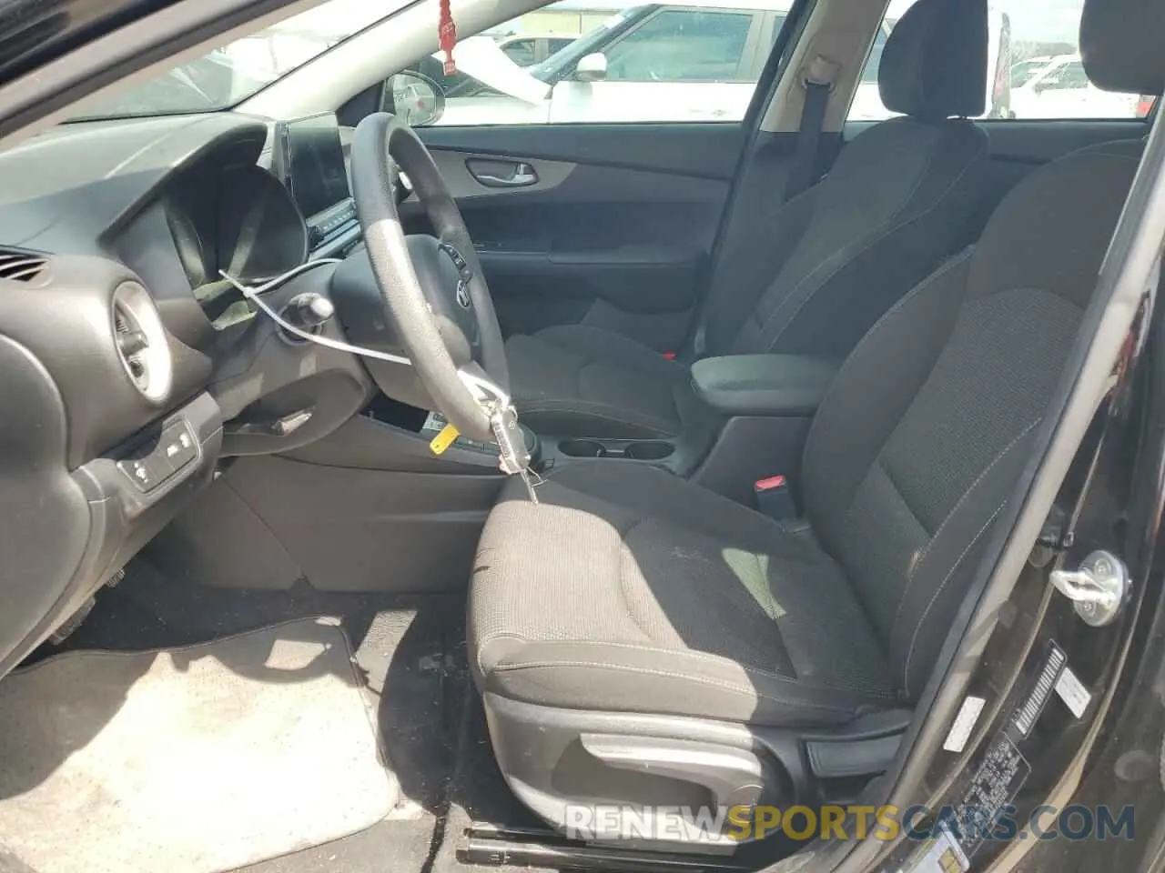 7 Photograph of a damaged car 3KPF24AD6LE241439 KIA FORTE 2020