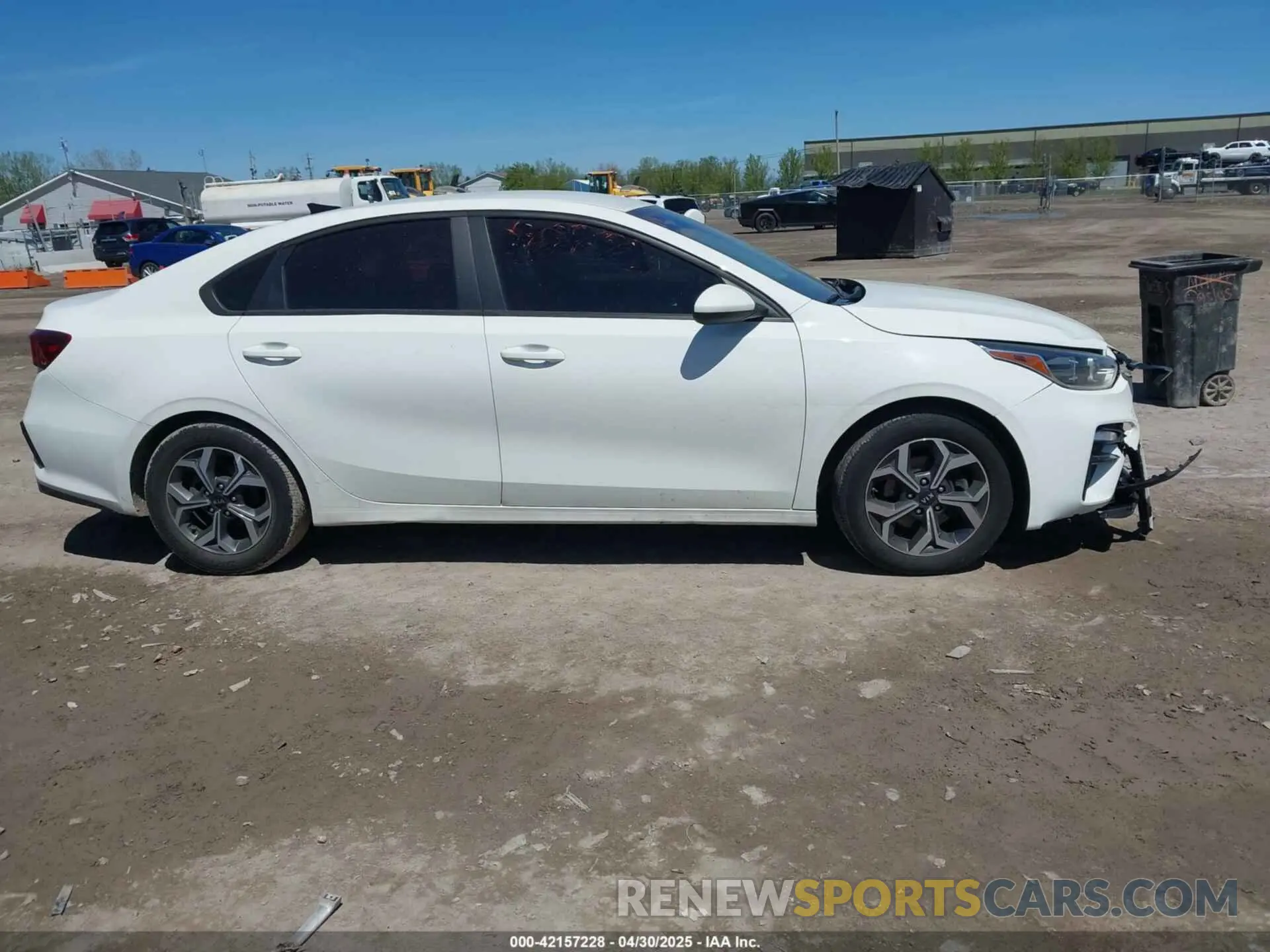 13 Photograph of a damaged car 3KPF24AD6LE256720 KIA FORTE 2020