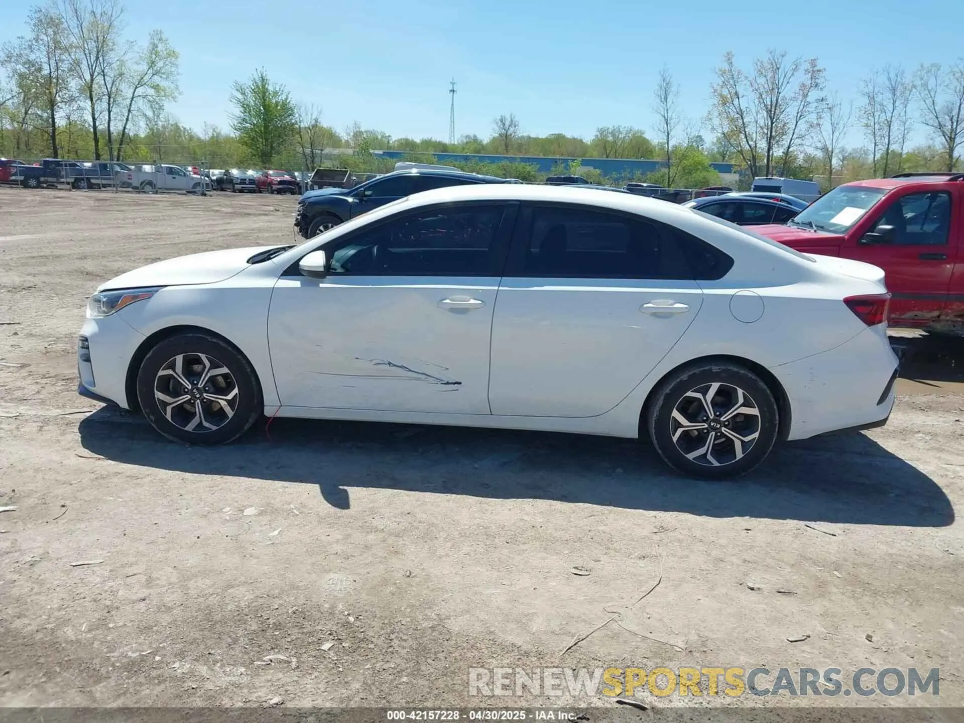14 Photograph of a damaged car 3KPF24AD6LE256720 KIA FORTE 2020