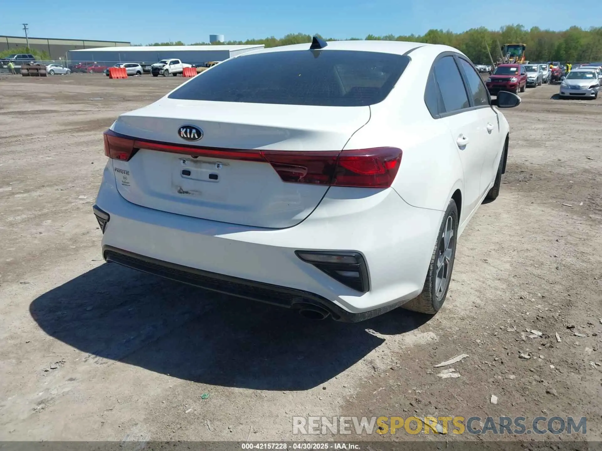 4 Photograph of a damaged car 3KPF24AD6LE256720 KIA FORTE 2020