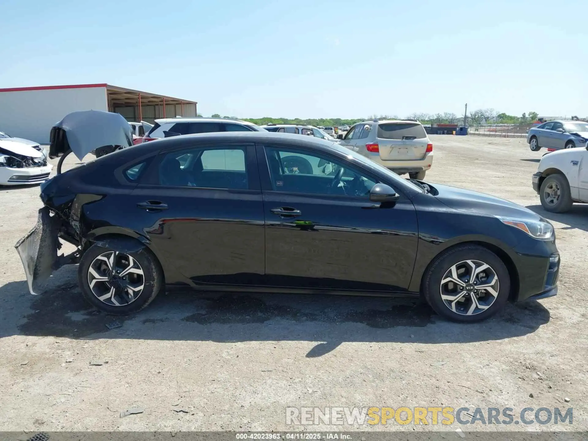13 Photograph of a damaged car 3KPF24AD6LE257852 KIA FORTE 2020
