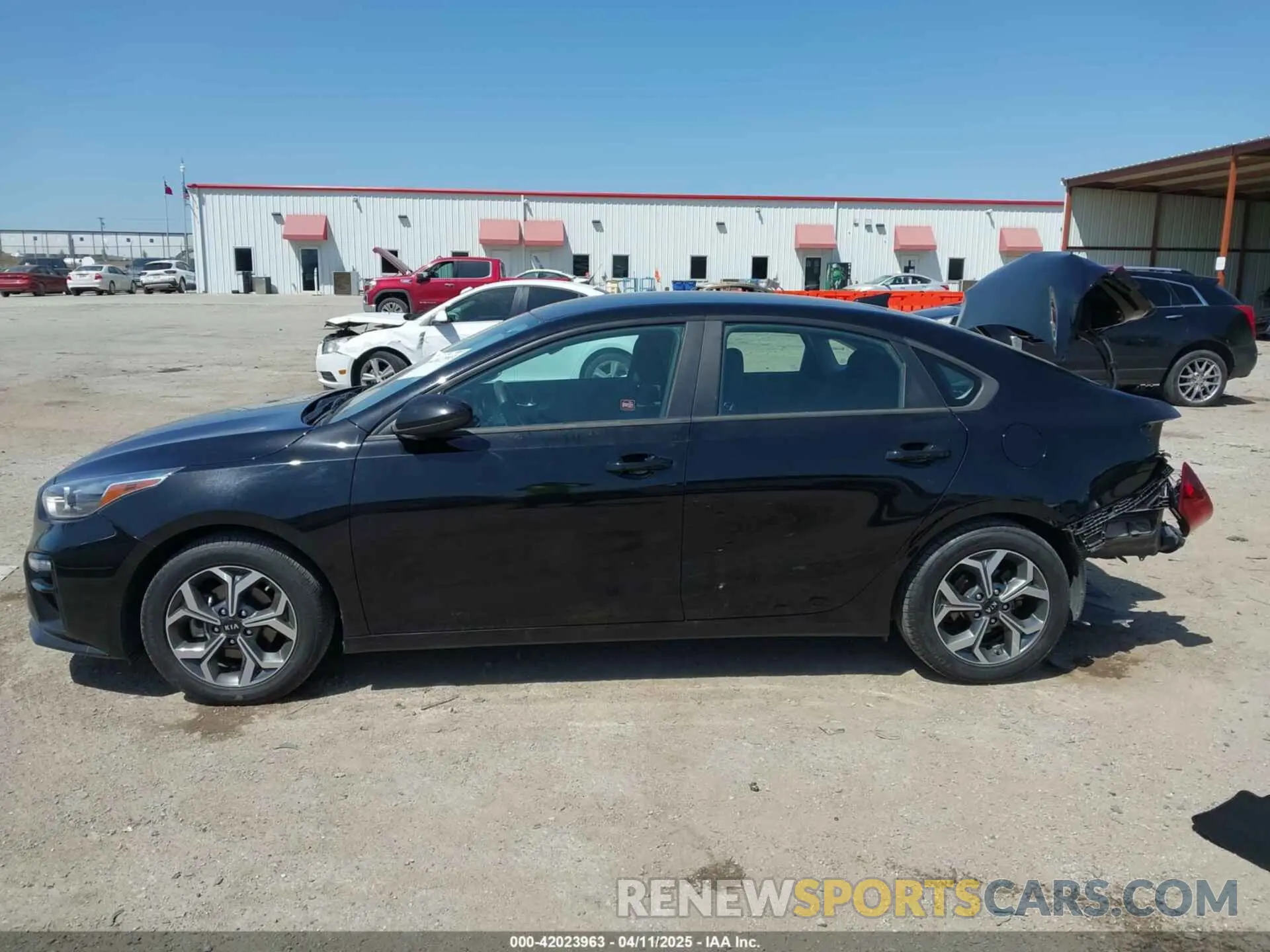 14 Photograph of a damaged car 3KPF24AD6LE257852 KIA FORTE 2020