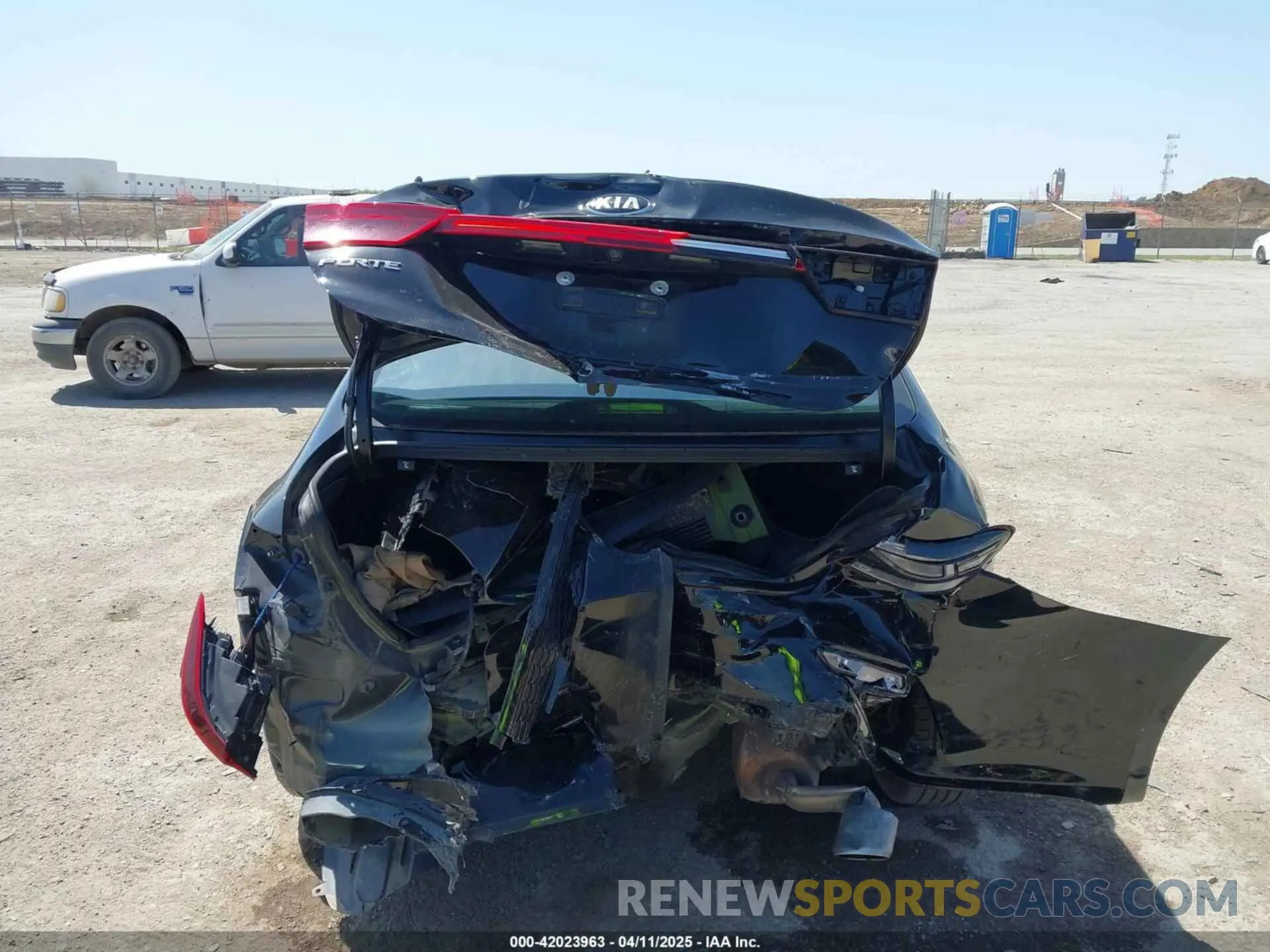 16 Photograph of a damaged car 3KPF24AD6LE257852 KIA FORTE 2020