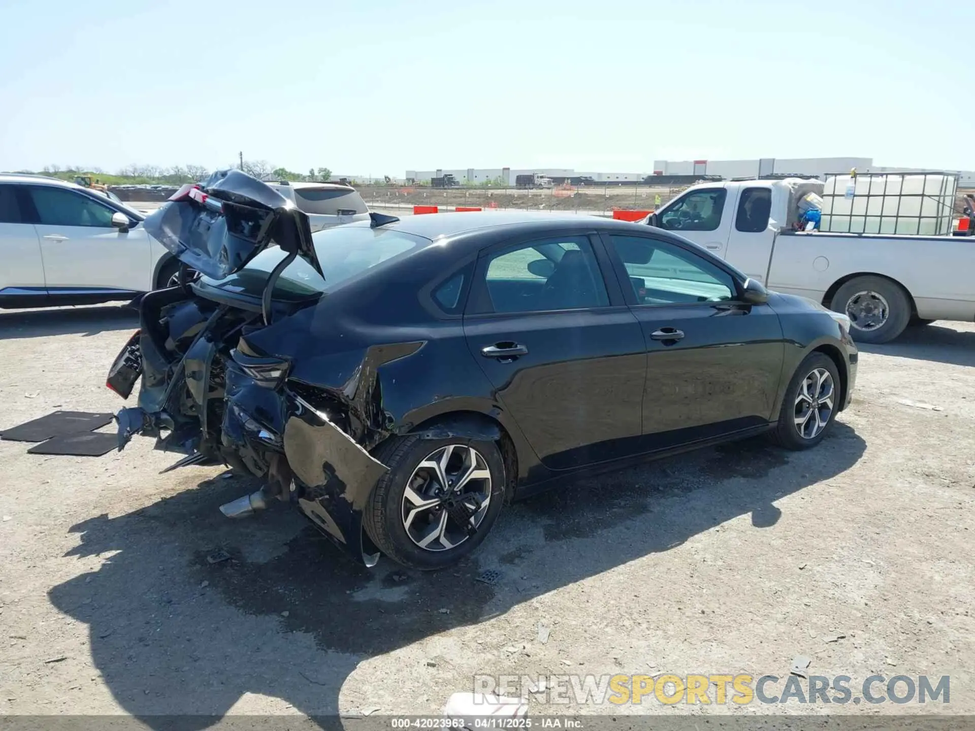 4 Photograph of a damaged car 3KPF24AD6LE257852 KIA FORTE 2020