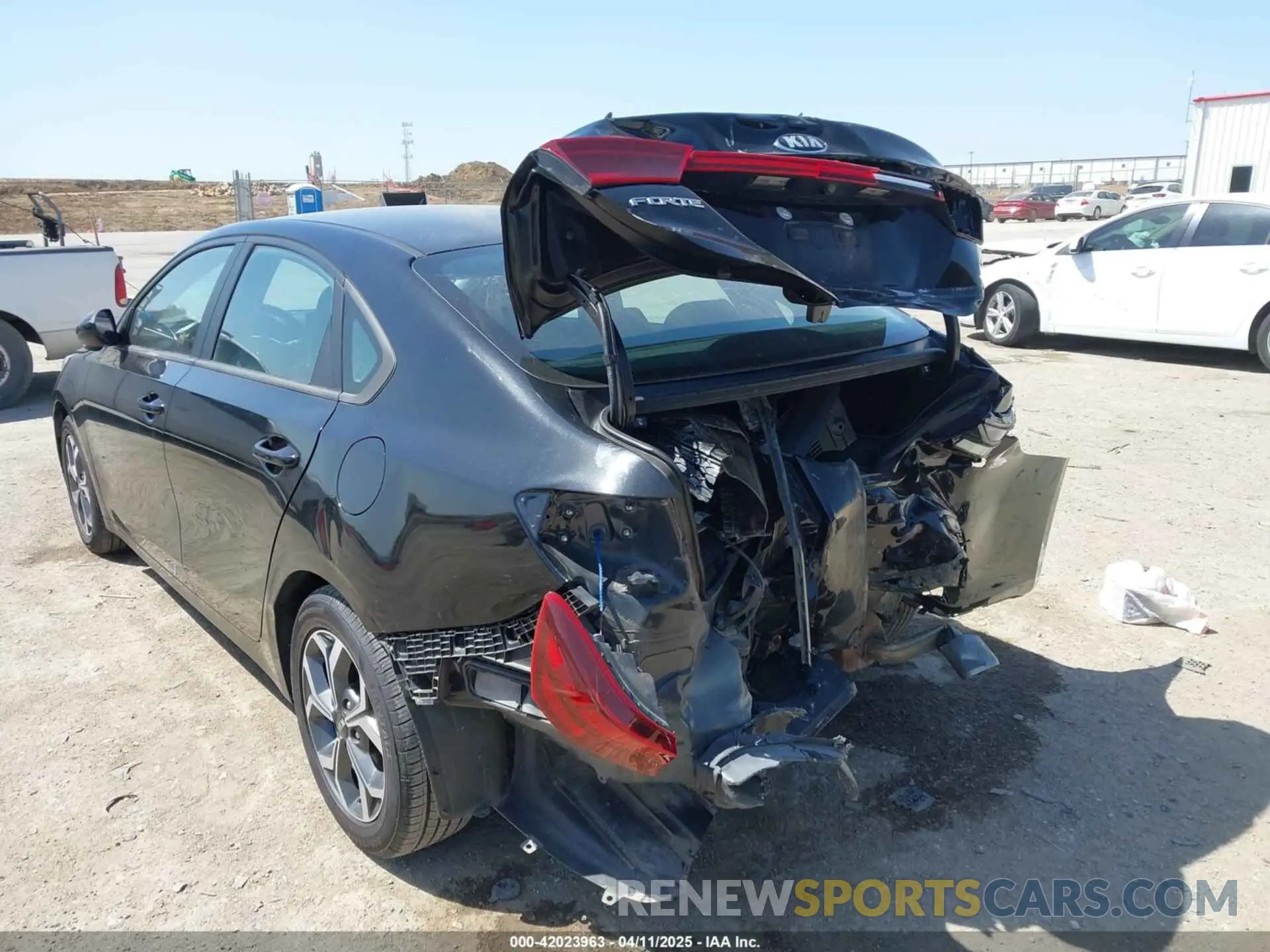 6 Photograph of a damaged car 3KPF24AD6LE257852 KIA FORTE 2020
