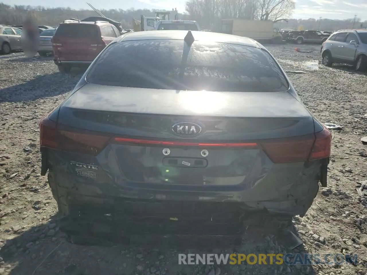 6 Photograph of a damaged car 3KPF24AD7LE143374 KIA FORTE 2020