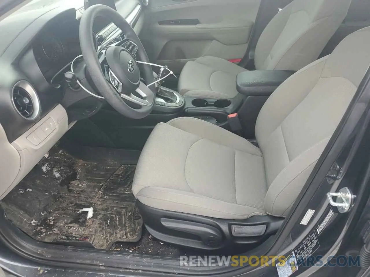 7 Photograph of a damaged car 3KPF24AD7LE150938 KIA FORTE 2020