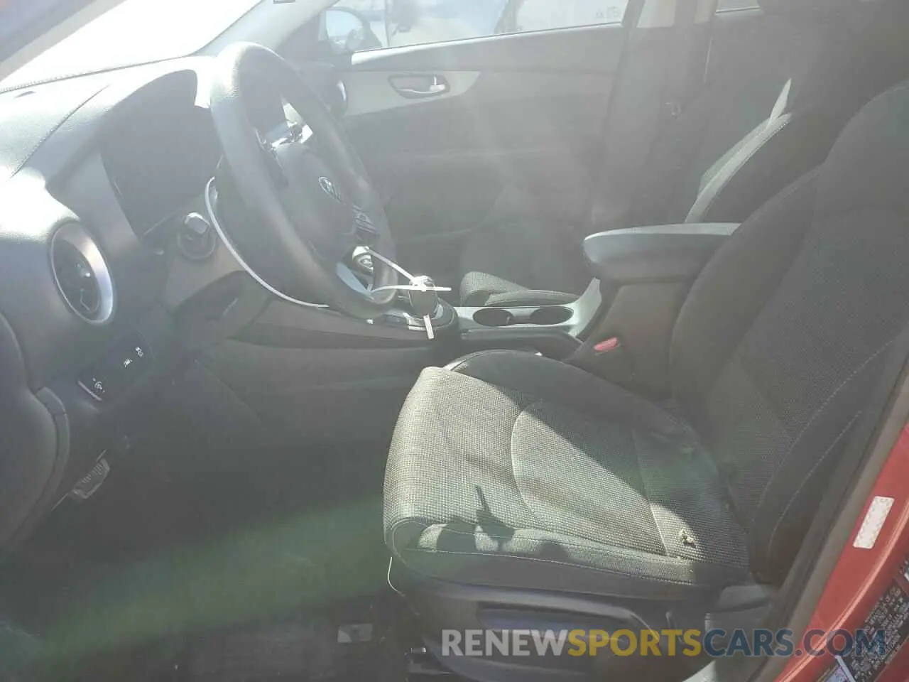 7 Photograph of a damaged car 3KPF24AD7LE154004 KIA FORTE 2020