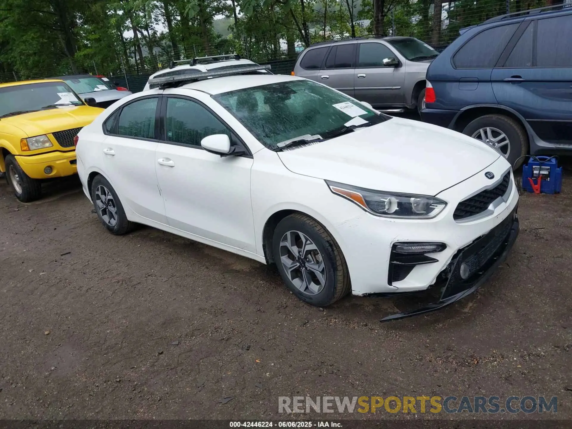 1 Photograph of a damaged car 3KPF24AD7LE172261 KIA FORTE 2020