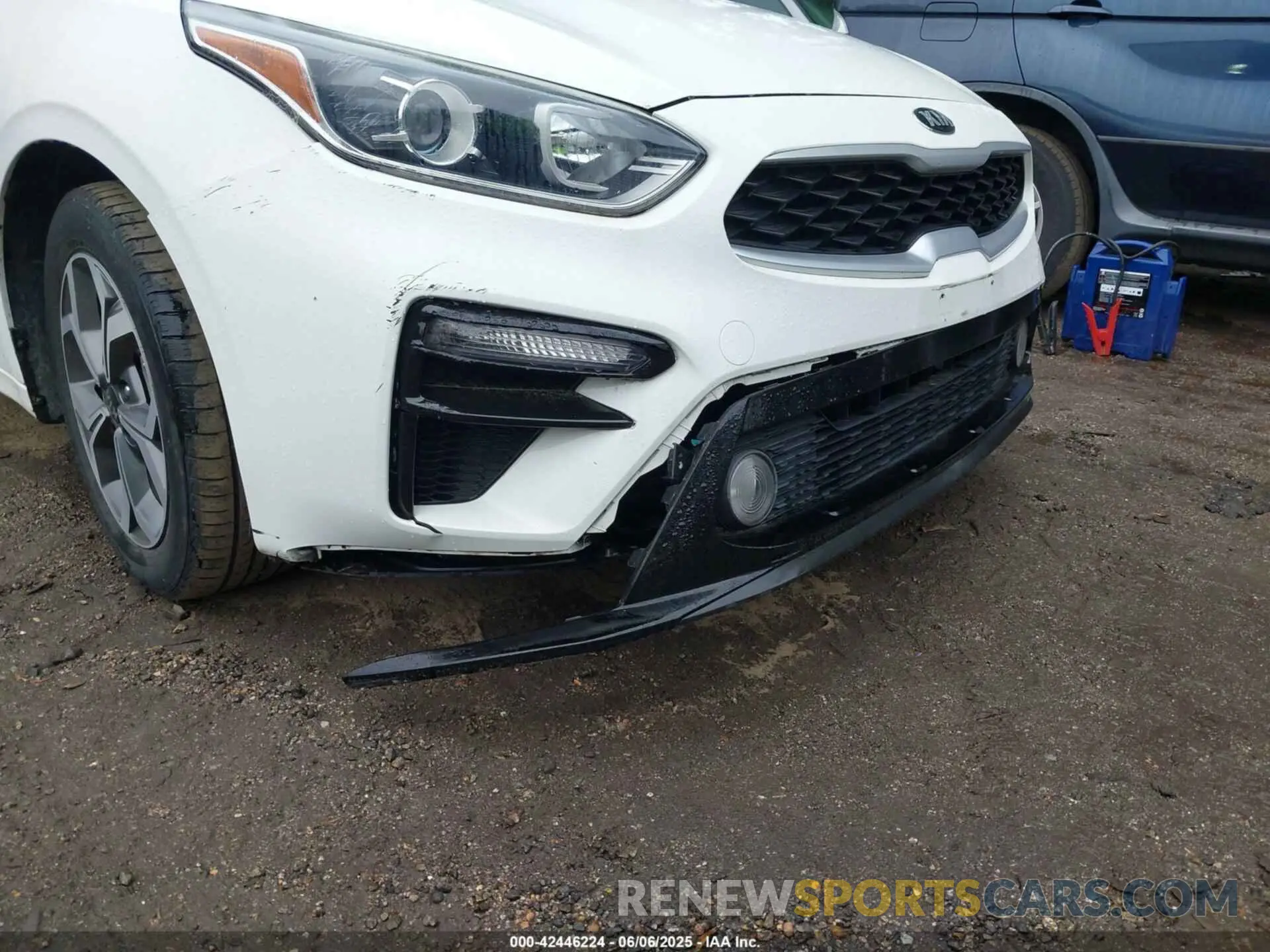 6 Photograph of a damaged car 3KPF24AD7LE172261 KIA FORTE 2020