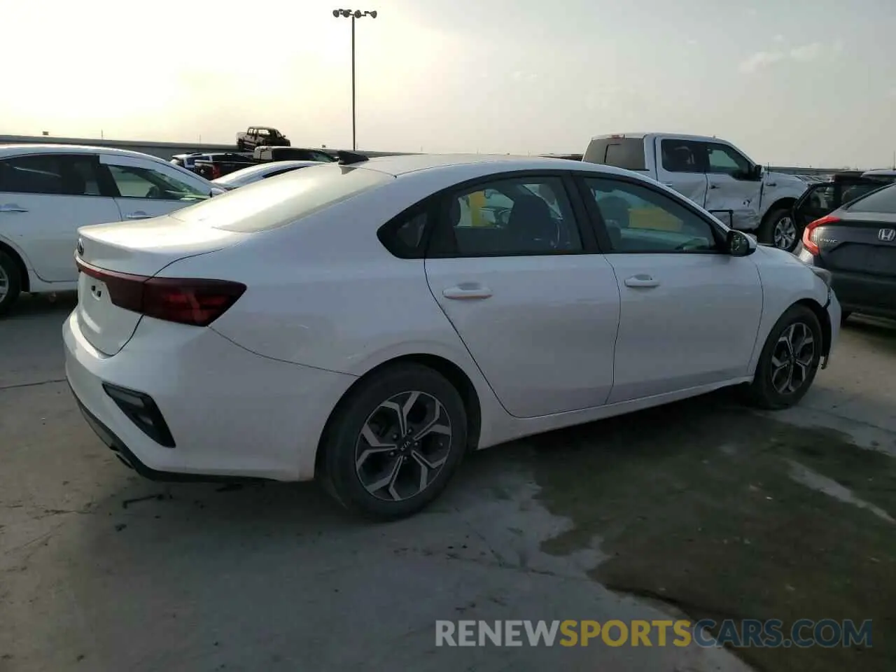 3 Photograph of a damaged car 3KPF24AD7LE174348 KIA FORTE 2020