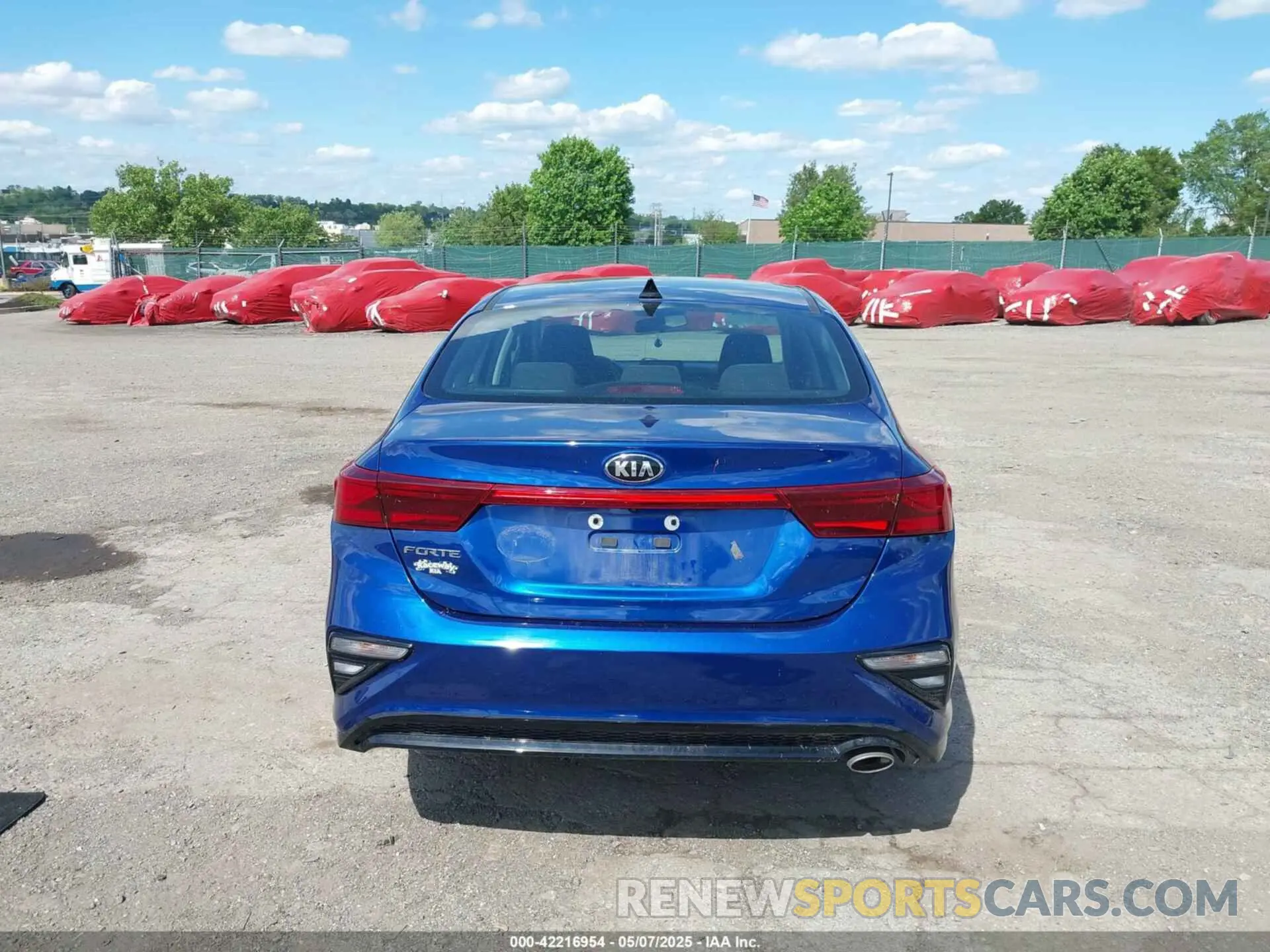 17 Photograph of a damaged car 3KPF24AD7LE187522 KIA FORTE 2020