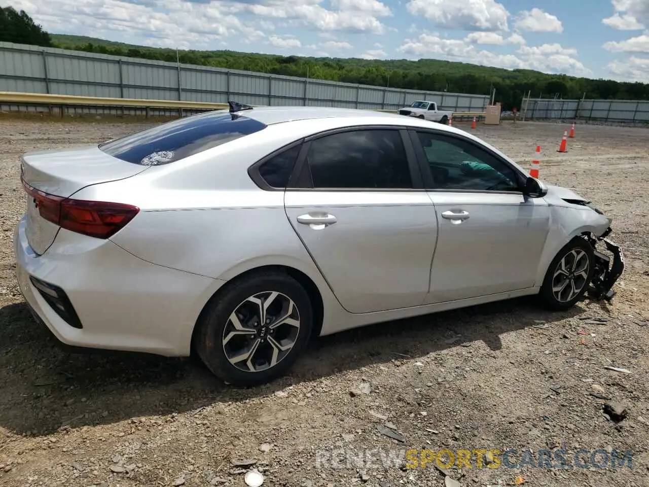 3 Photograph of a damaged car 3KPF24AD7LE194700 KIA FORTE 2020