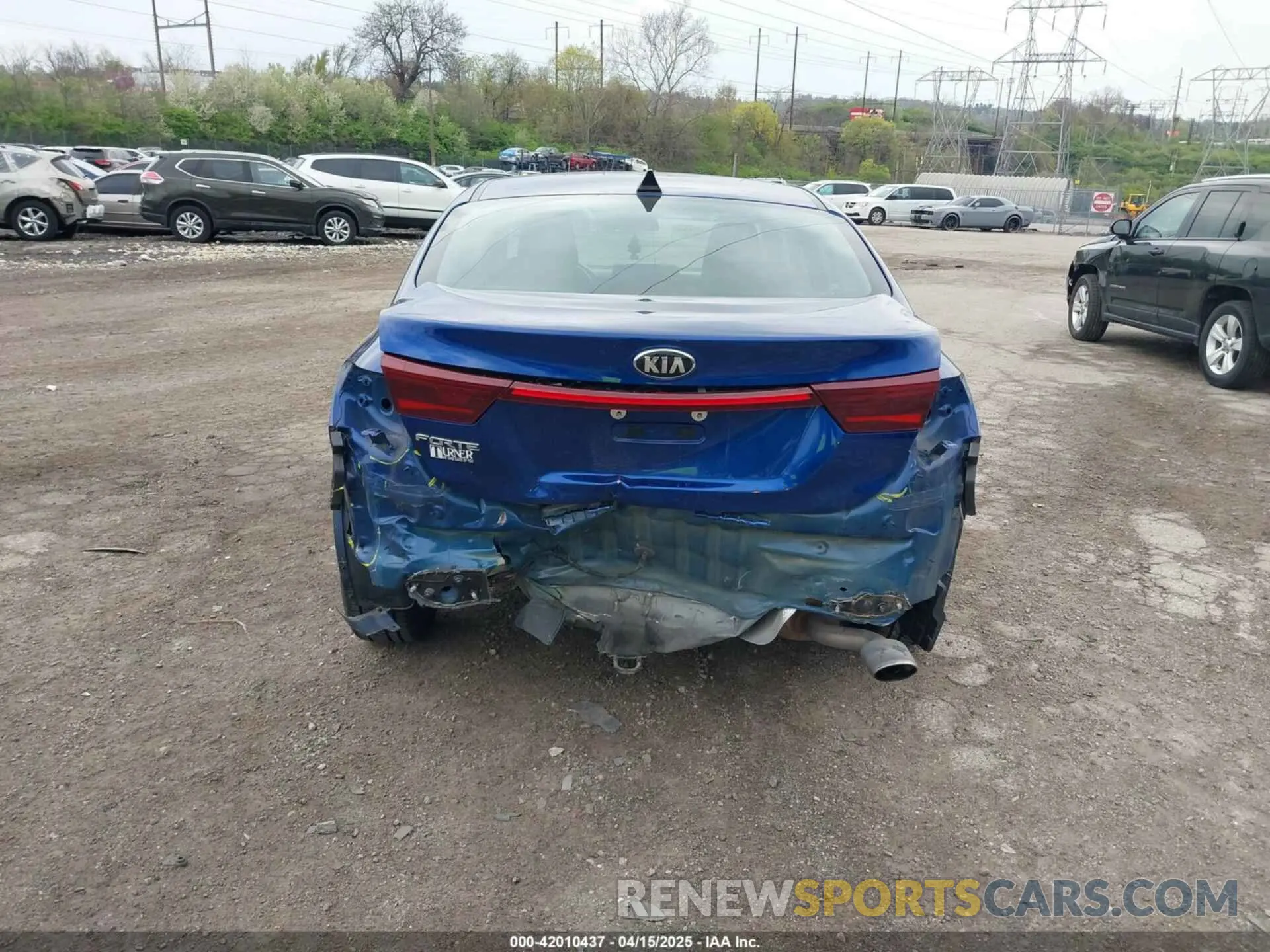 17 Photograph of a damaged car 3KPF24AD7LE194888 KIA FORTE 2020