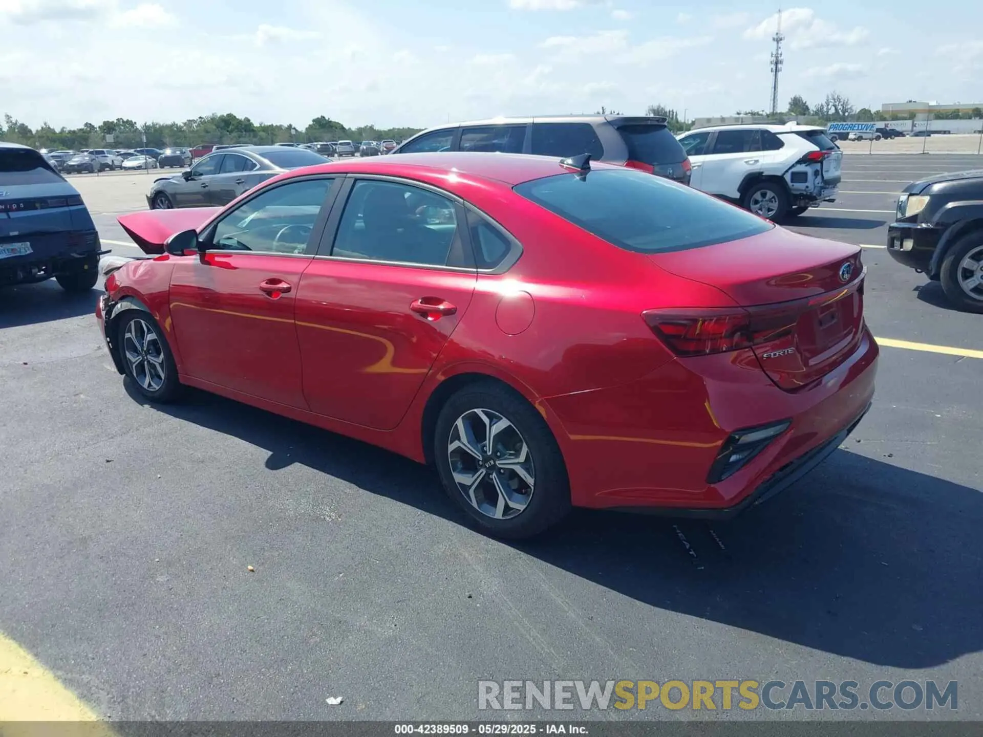3 Photograph of a damaged car 3KPF24AD7LE203489 KIA FORTE 2020