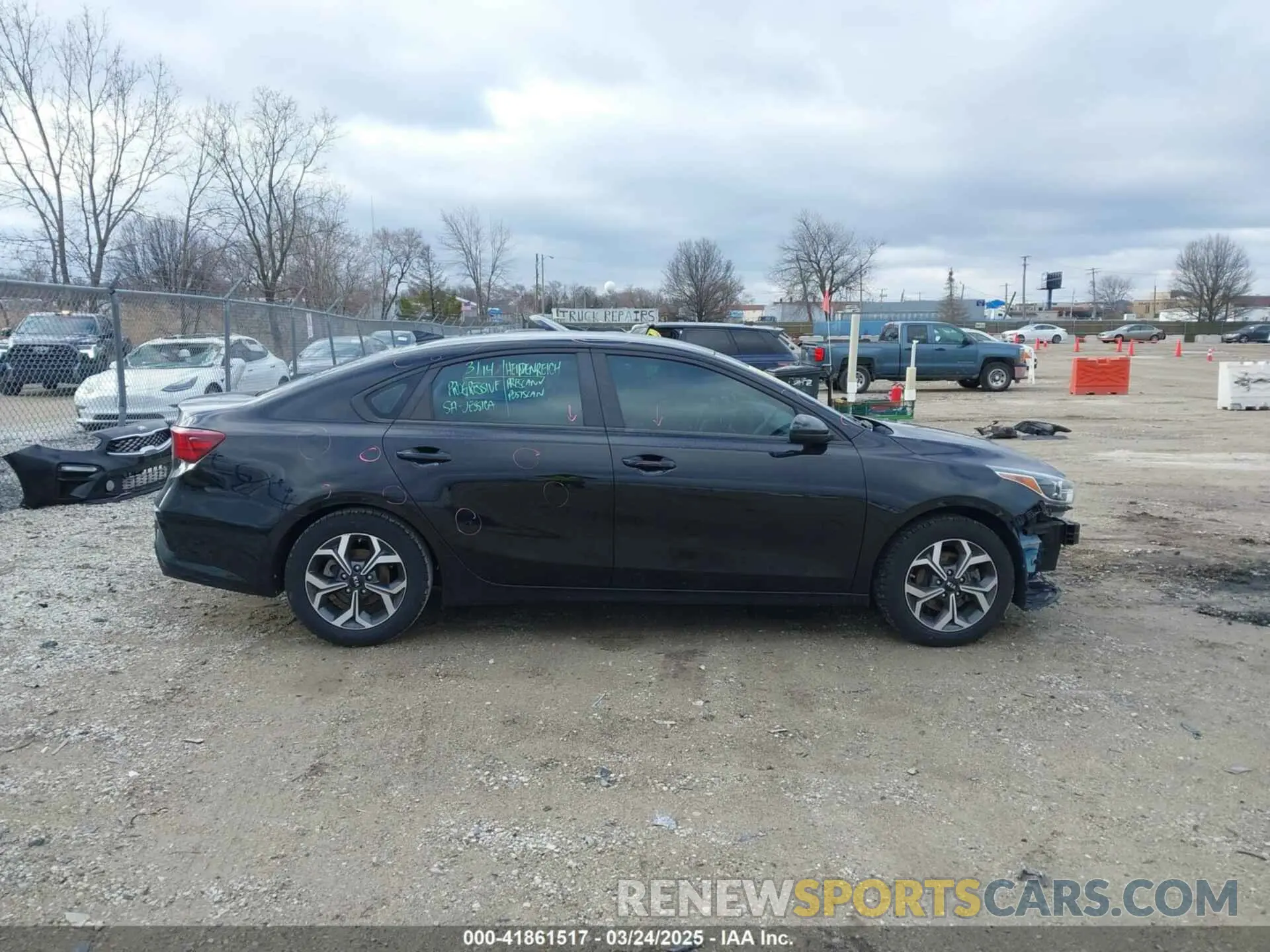 14 Photograph of a damaged car 3KPF24AD7LE205405 KIA FORTE 2020