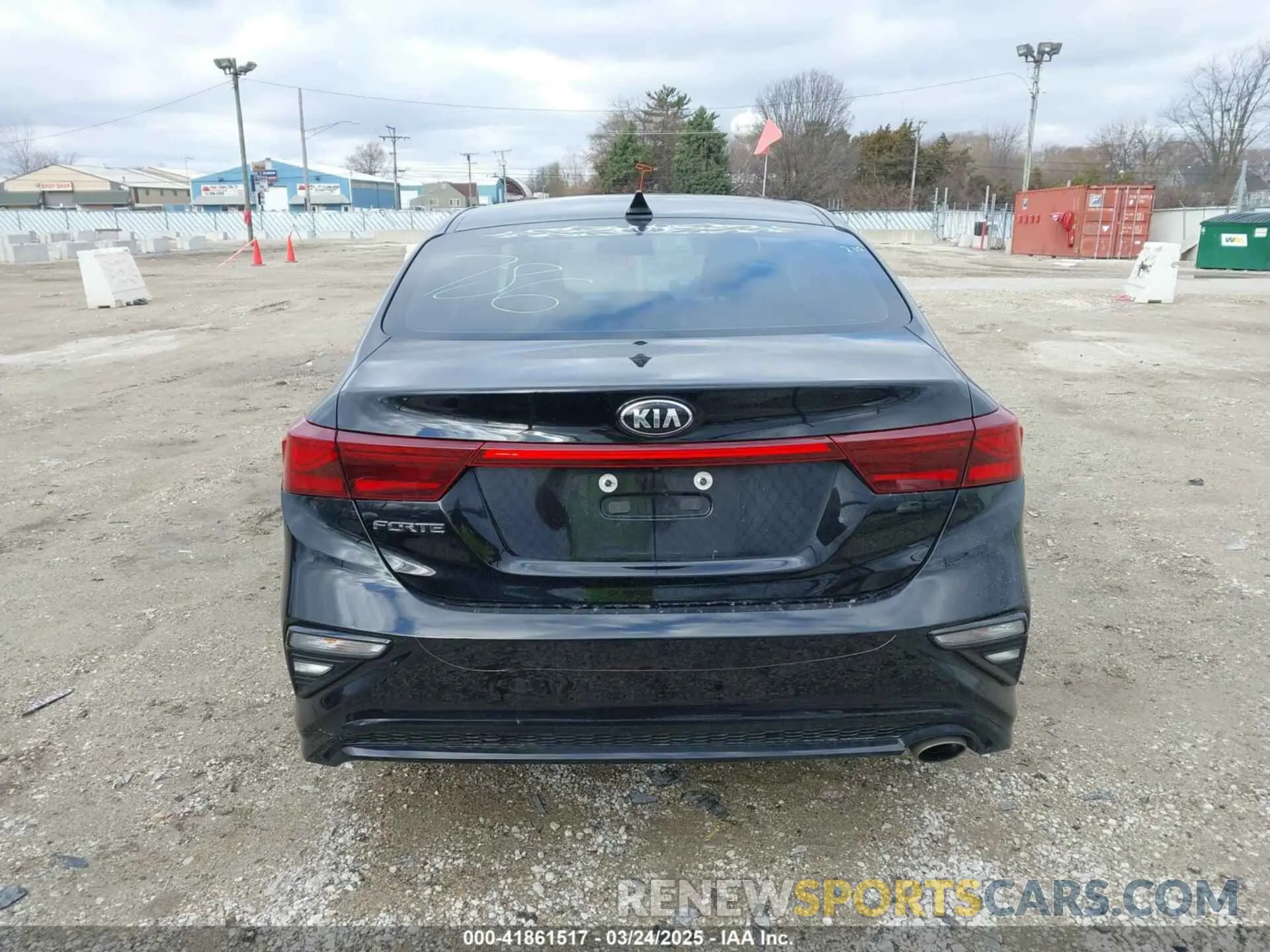 17 Photograph of a damaged car 3KPF24AD7LE205405 KIA FORTE 2020